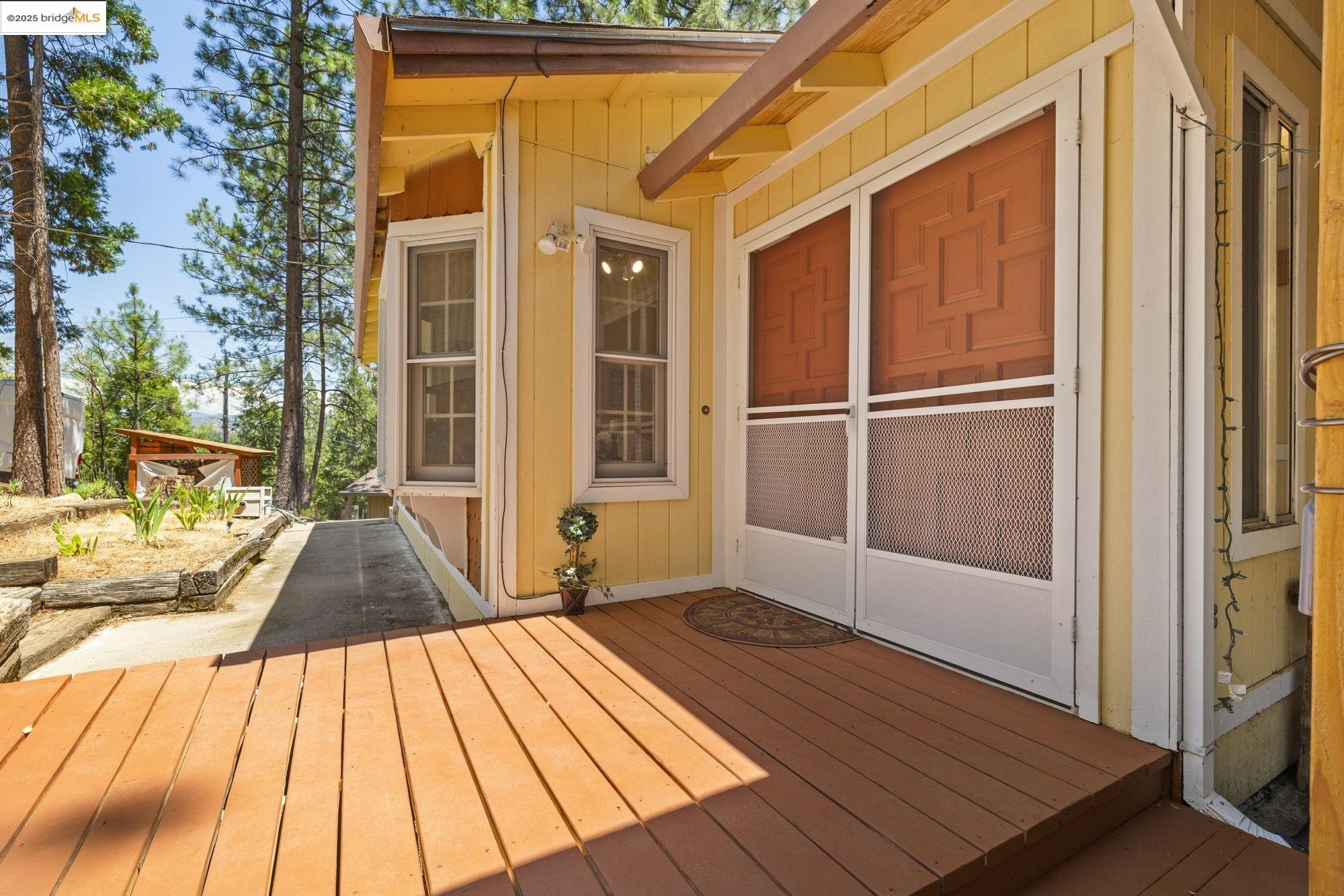Detail Gallery Image 6 of 58 For 19673 Jonny Degnan Ct, Groveland,  CA 95321-9556 - 3 Beds | 3 Baths