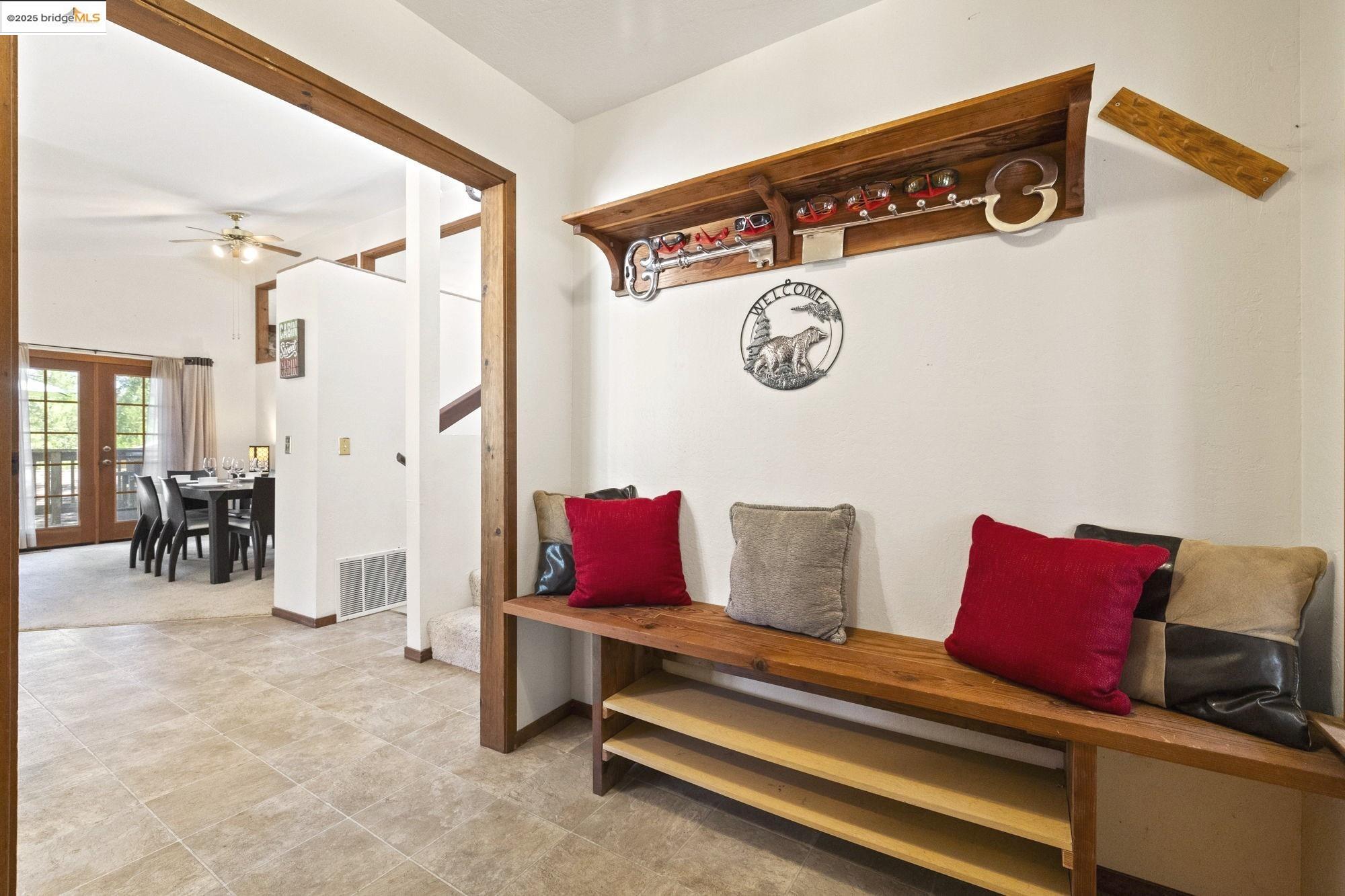 Detail Gallery Image 7 of 58 For 19673 Jonny Degnan Ct, Groveland,  CA 95321-9556 - 3 Beds | 3 Baths