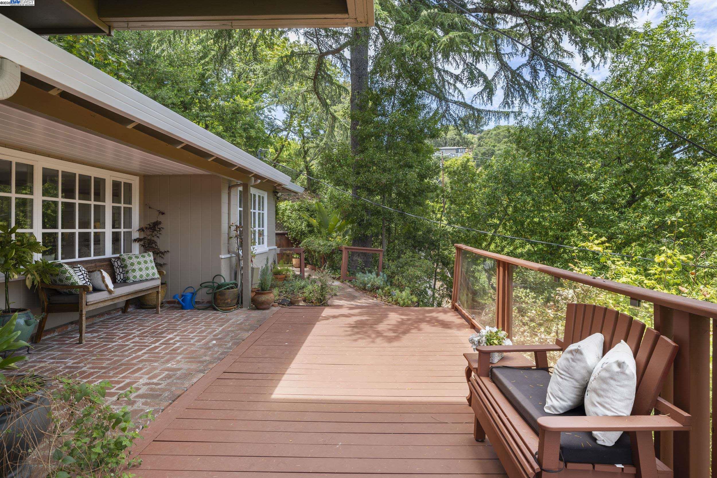Detail Gallery Image 21 of 27 For 12 South Trl, Orinda,  CA 94563 - 3 Beds | 2 Baths