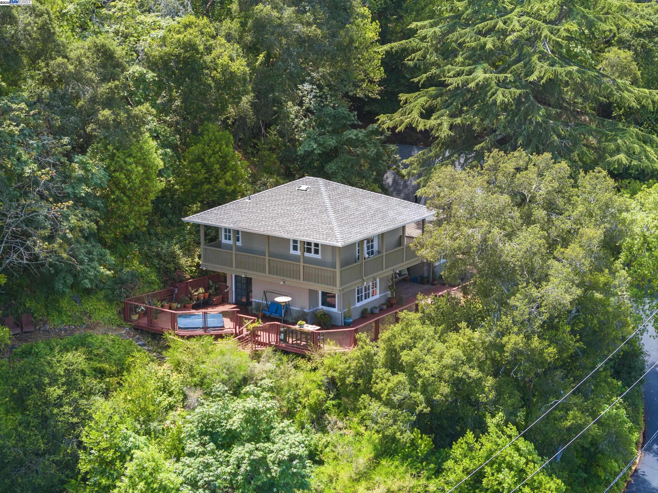 Detail Gallery Image 24 of 27 For 12 South Trl, Orinda,  CA 94563 - 3 Beds | 2 Baths