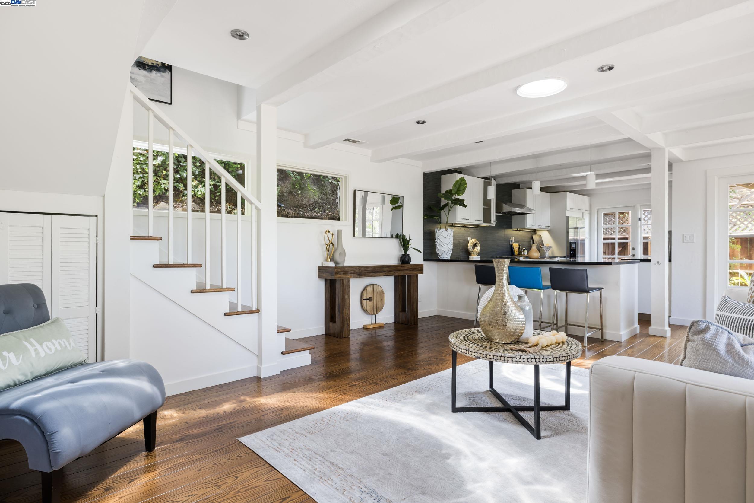 Detail Gallery Image 4 of 27 For 12 South Trl, Orinda,  CA 94563 - 3 Beds | 2 Baths