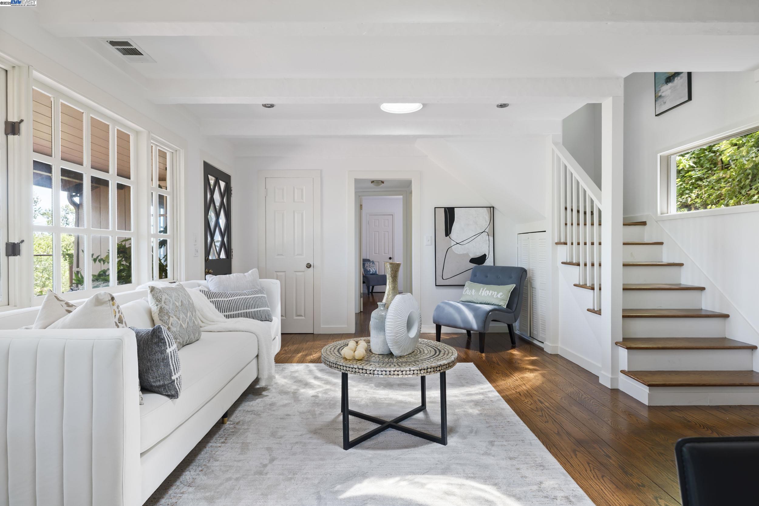 Detail Gallery Image 5 of 27 For 12 South Trl, Orinda,  CA 94563 - 3 Beds | 2 Baths