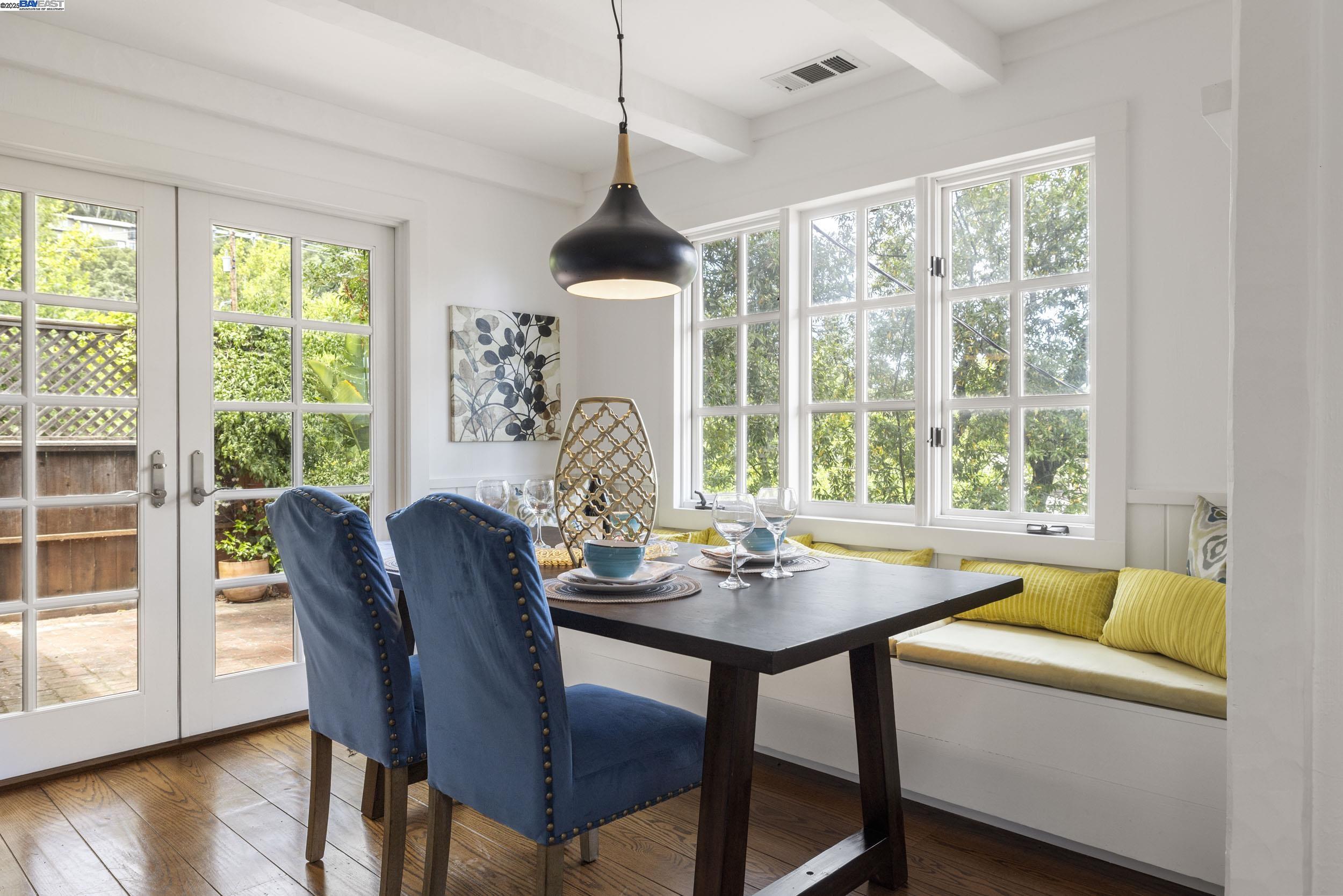 Detail Gallery Image 6 of 27 For 12 South Trl, Orinda,  CA 94563 - 3 Beds | 2 Baths