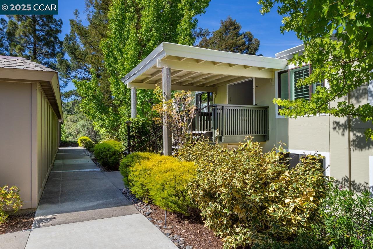 Detail Gallery Image 3 of 3 For Golden Rain #3,  Walnut Creek,  CA 94595 - 2 Beds | 1 Baths
