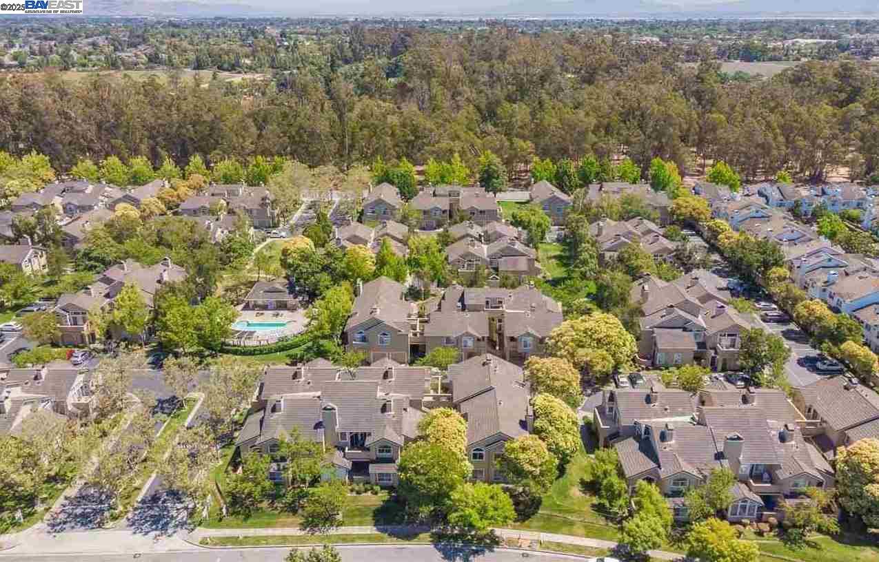 Detail Gallery Image 14 of 17 For 5239 Tacoma Cmn, Fremont,  CA 94555 - 2 Beds | 2 Baths