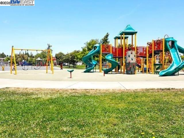 Detail Gallery Image 15 of 17 For 5239 Tacoma Cmn, Fremont,  CA 94555 - 2 Beds | 2 Baths
