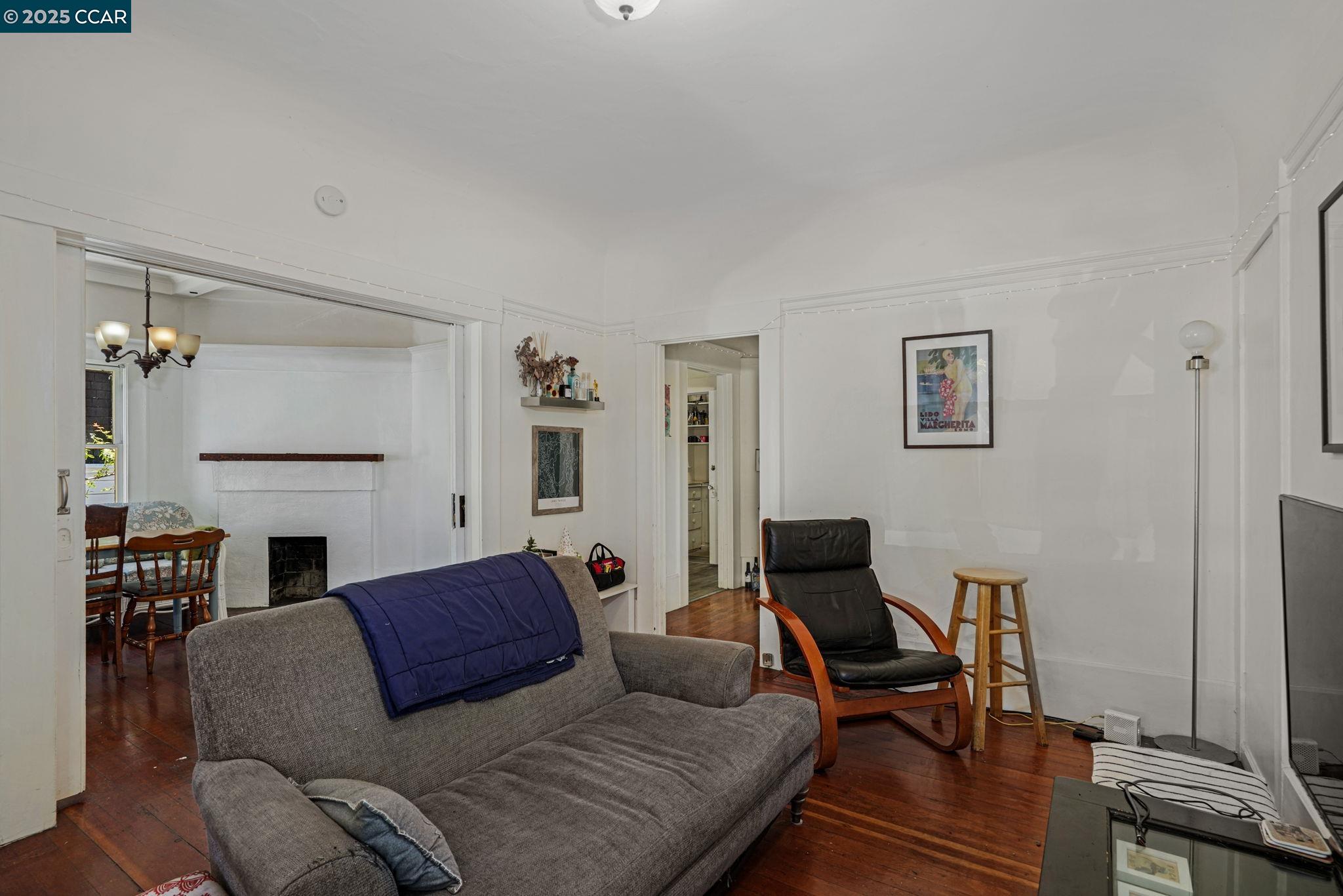Detail Gallery Image 3 of 35 For 2006 Parker St, Berkeley,  CA 94704 - – Beds | – Baths