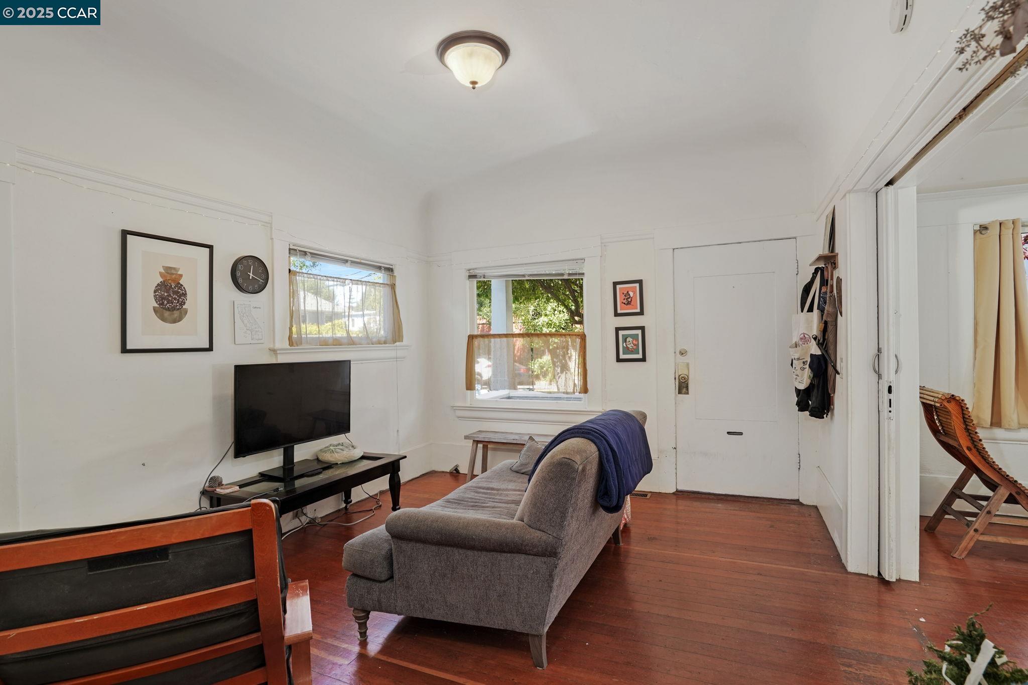 Detail Gallery Image 4 of 35 For 2006 Parker St, Berkeley,  CA 94704 - – Beds | – Baths