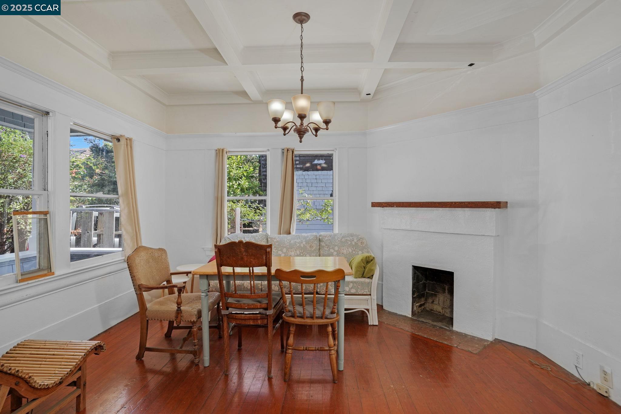 Detail Gallery Image 5 of 35 For 2006 Parker St, Berkeley,  CA 94704 - – Beds | – Baths