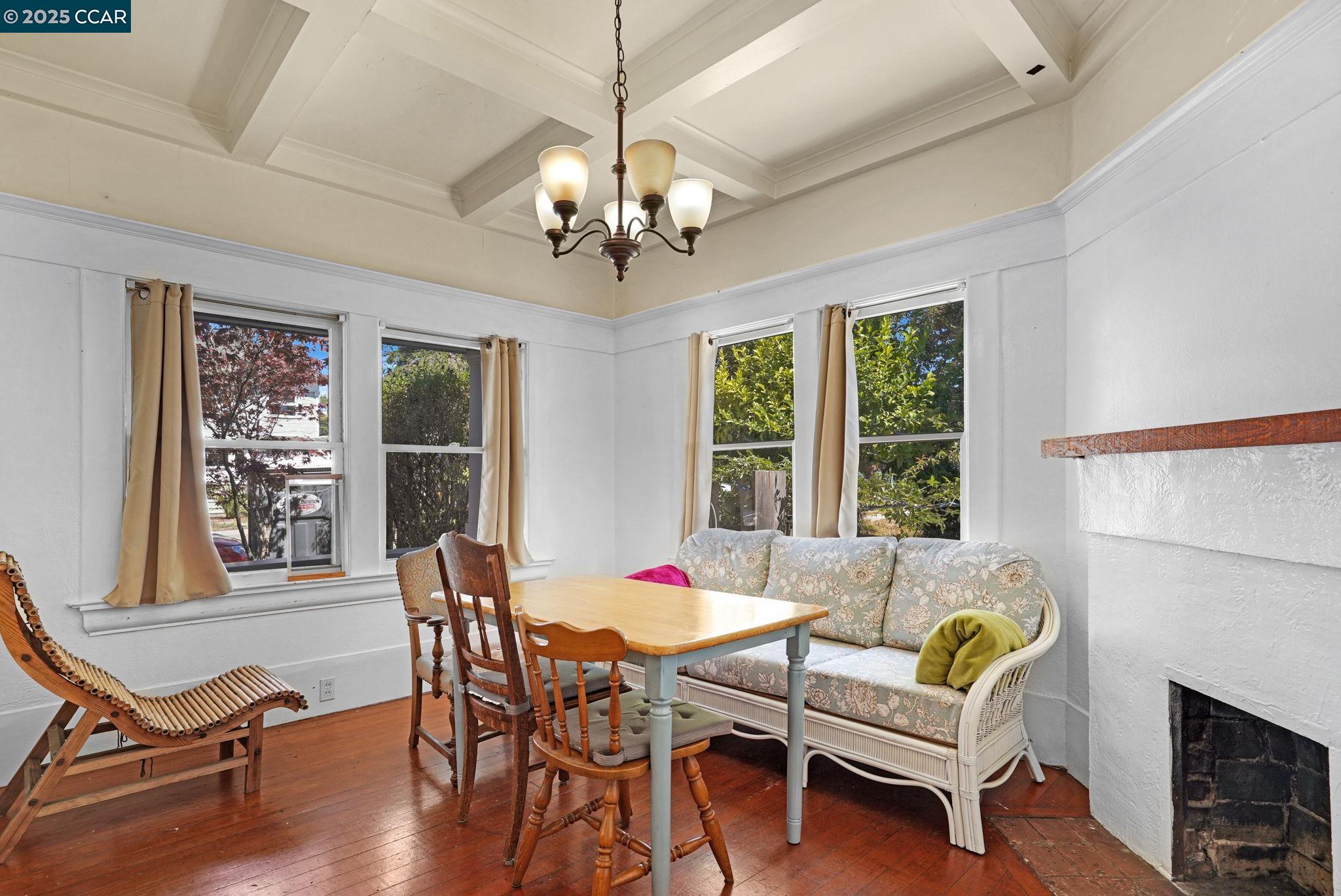 Detail Gallery Image 6 of 35 For 2006 Parker St, Berkeley,  CA 94704 - – Beds | – Baths
