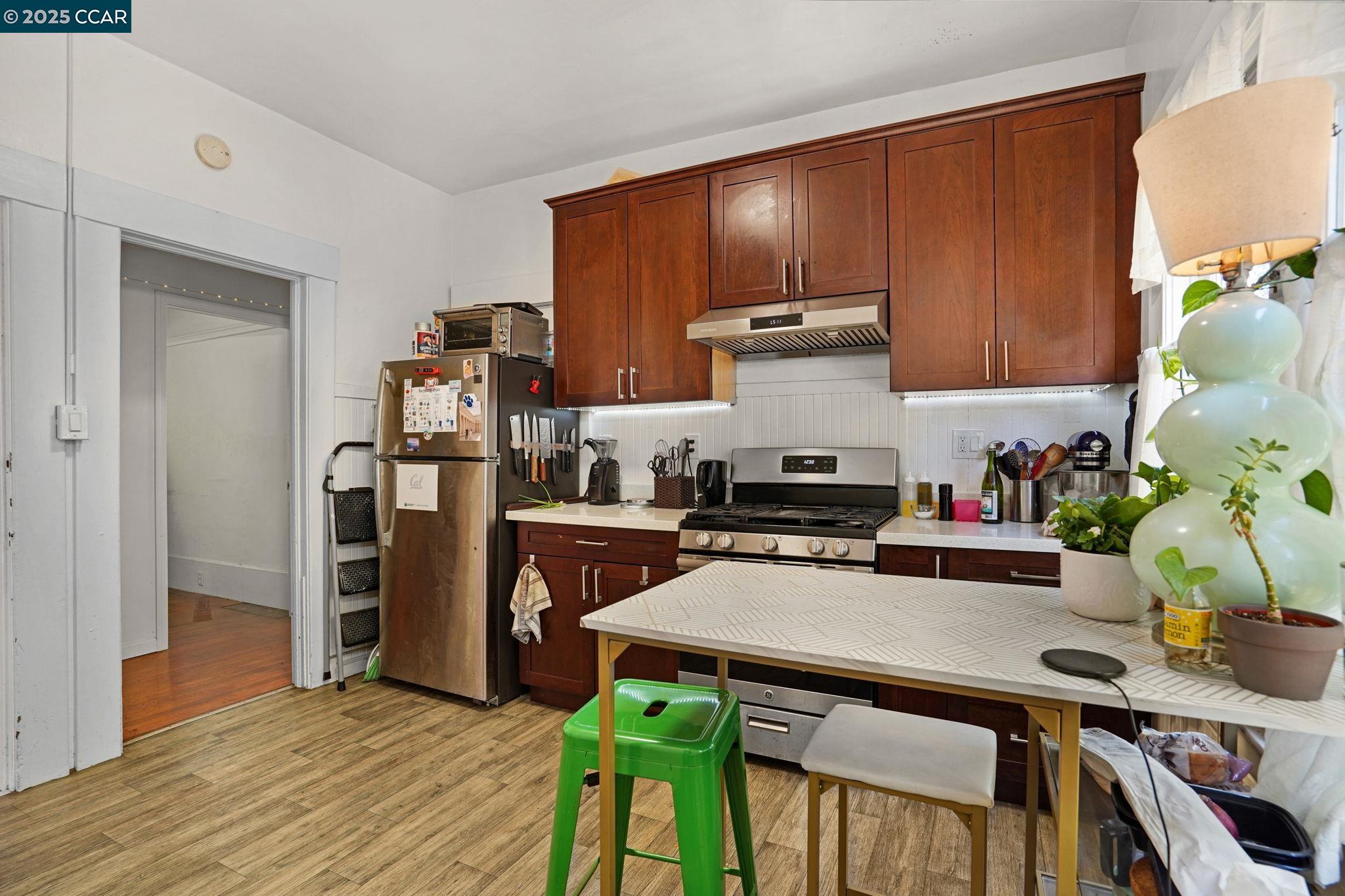 Detail Gallery Image 9 of 35 For 2006 Parker St, Berkeley,  CA 94704 - – Beds | – Baths