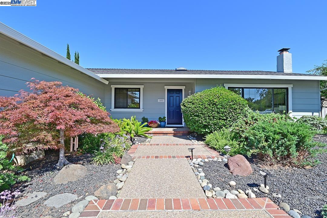 Detail Gallery Image 3 of 50 For 1492 Windsor Way, Livermore,  CA 94550 - 3 Beds | 2 Baths