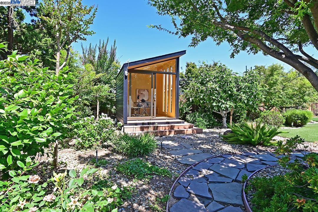 Detail Gallery Image 27 of 50 For 1492 Windsor Way, Livermore,  CA 94550 - 3 Beds | 2 Baths