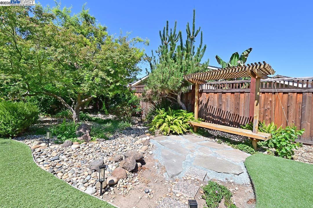 Detail Gallery Image 31 of 50 For 1492 Windsor Way, Livermore,  CA 94550 - 3 Beds | 2 Baths