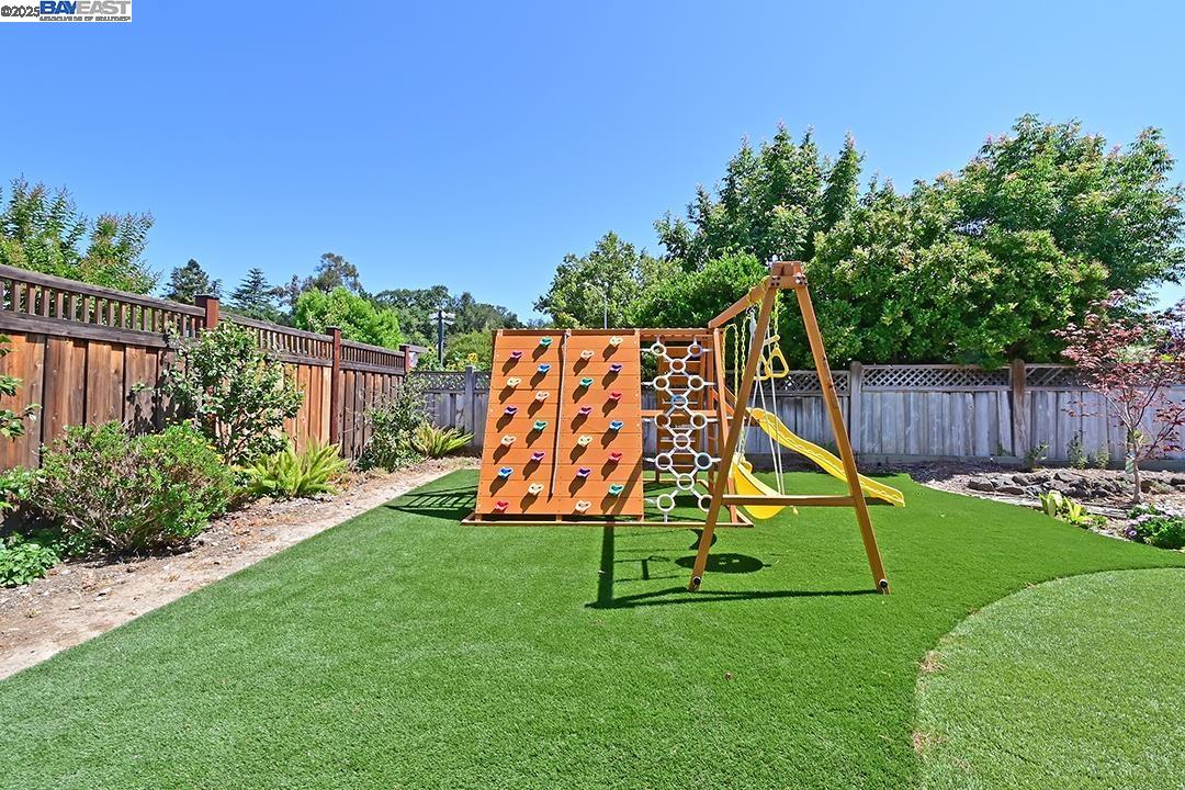 Detail Gallery Image 32 of 50 For 1492 Windsor Way, Livermore,  CA 94550 - 3 Beds | 2 Baths