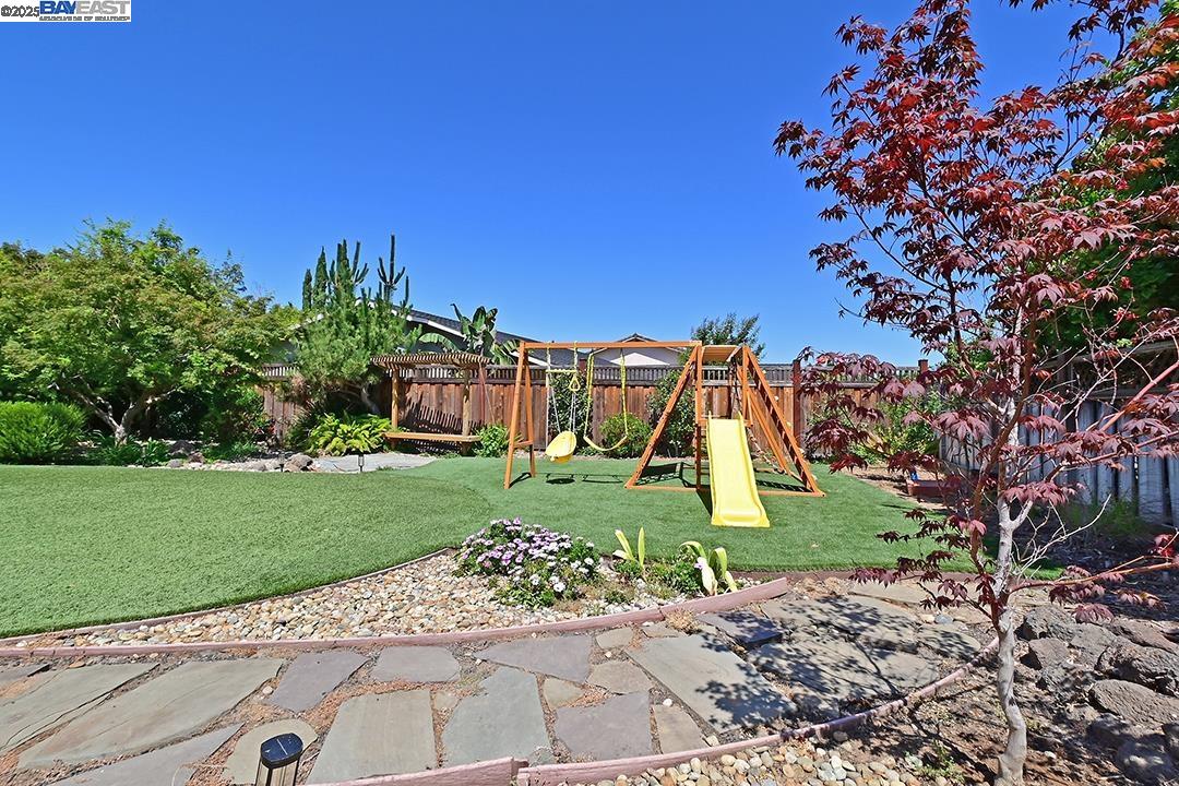 Detail Gallery Image 34 of 50 For 1492 Windsor Way, Livermore,  CA 94550 - 3 Beds | 2 Baths