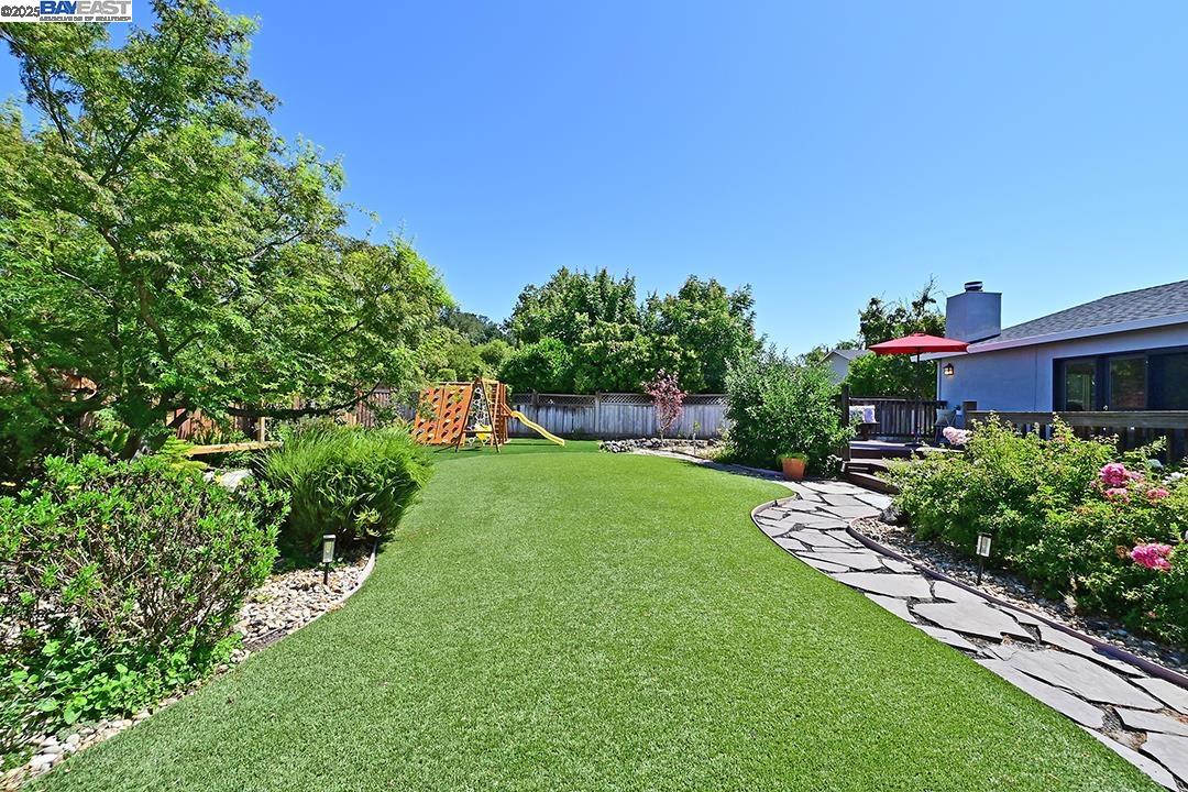 Detail Gallery Image 35 of 50 For 1492 Windsor Way, Livermore,  CA 94550 - 3 Beds | 2 Baths