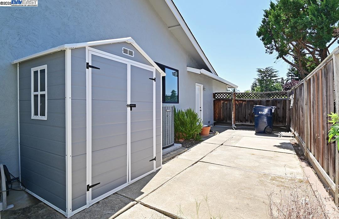 Detail Gallery Image 42 of 50 For 1492 Windsor Way, Livermore,  CA 94550 - 3 Beds | 2 Baths