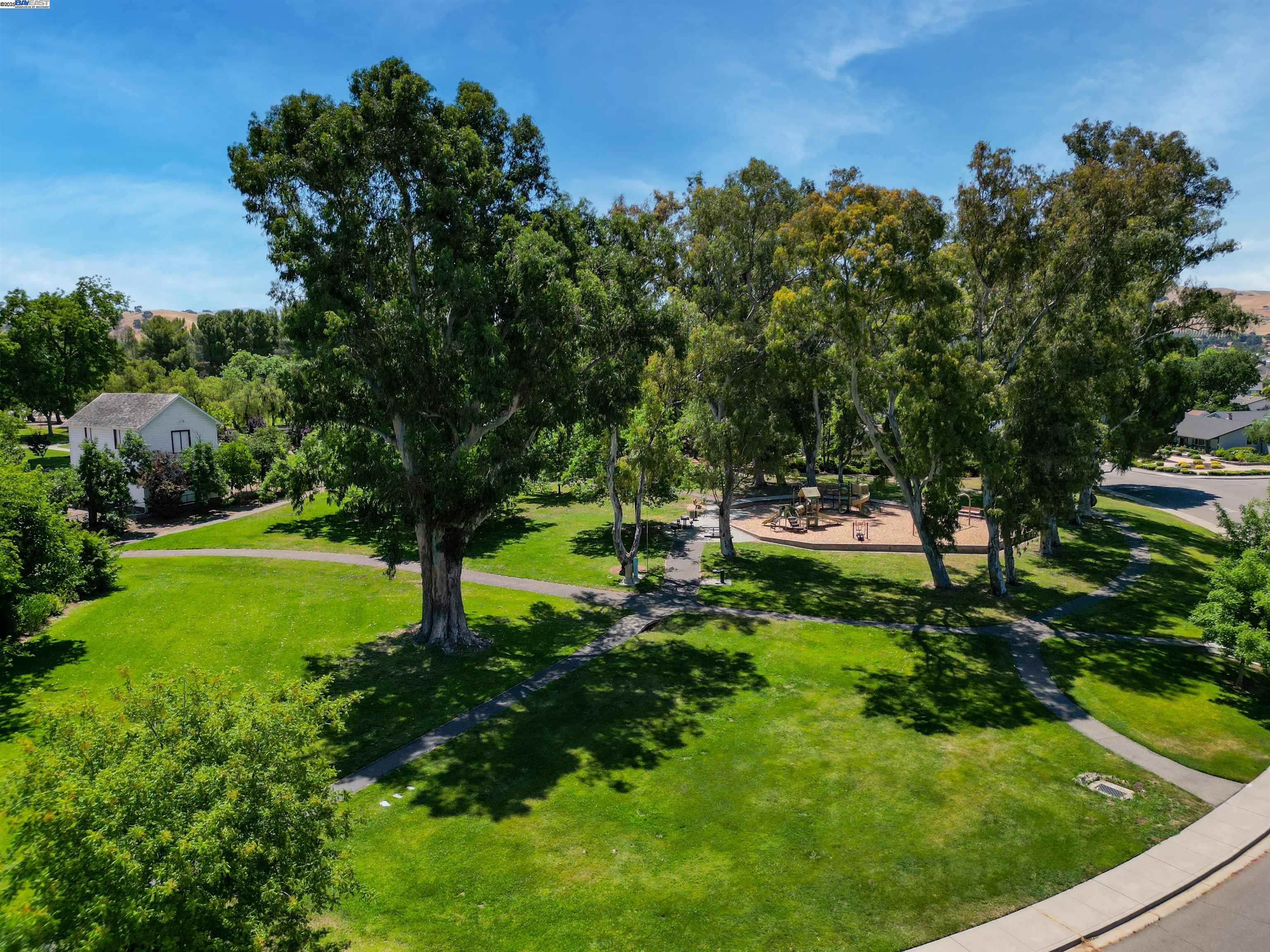 Detail Gallery Image 46 of 50 For 1492 Windsor Way, Livermore,  CA 94550 - 3 Beds | 2 Baths