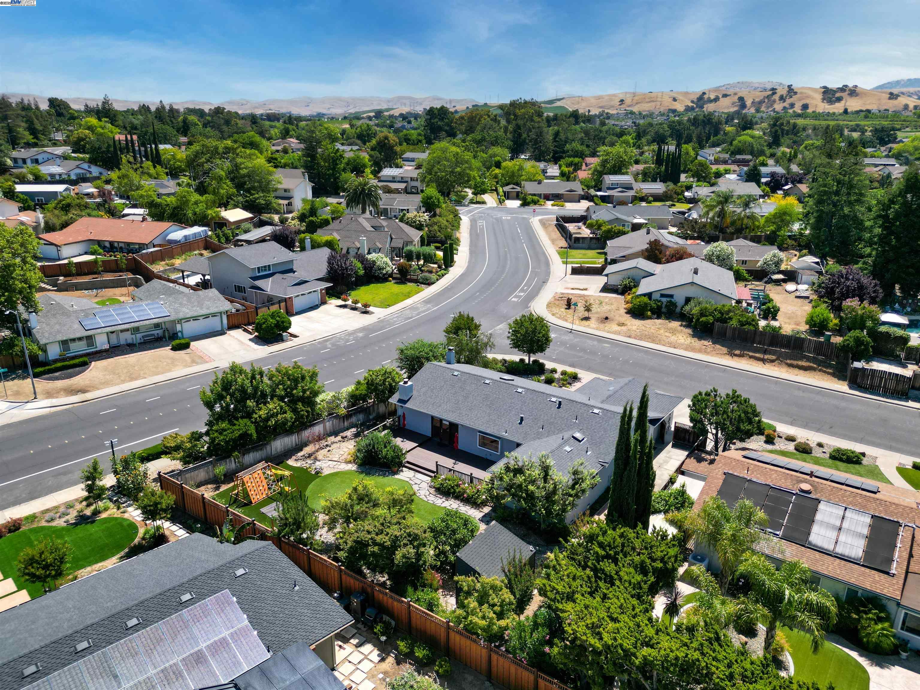 Detail Gallery Image 48 of 50 For 1492 Windsor Way, Livermore,  CA 94550 - 3 Beds | 2 Baths