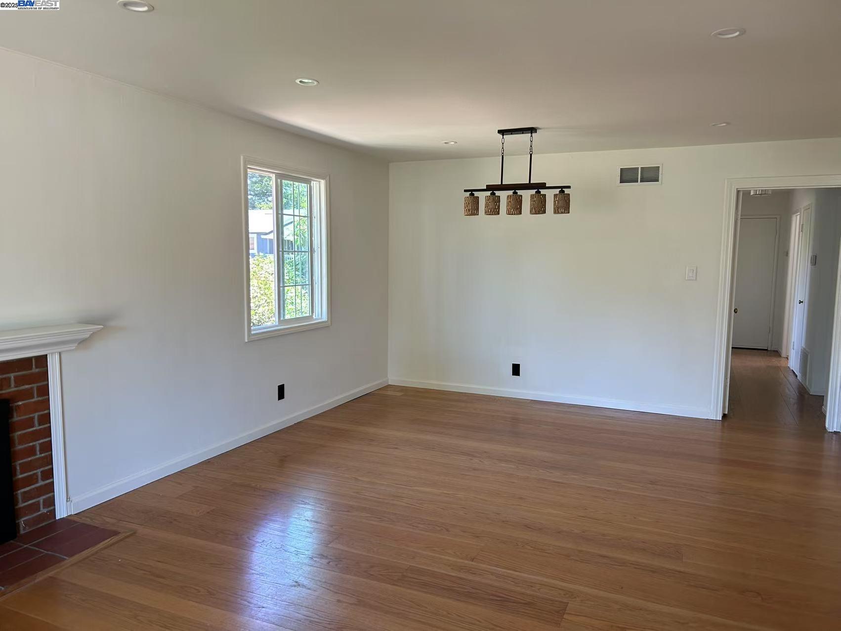 Detail Gallery Image 2 of 10 For 1247 Raymond Dr, Pacheco,  CA 94553 - 3 Beds | 2 Baths