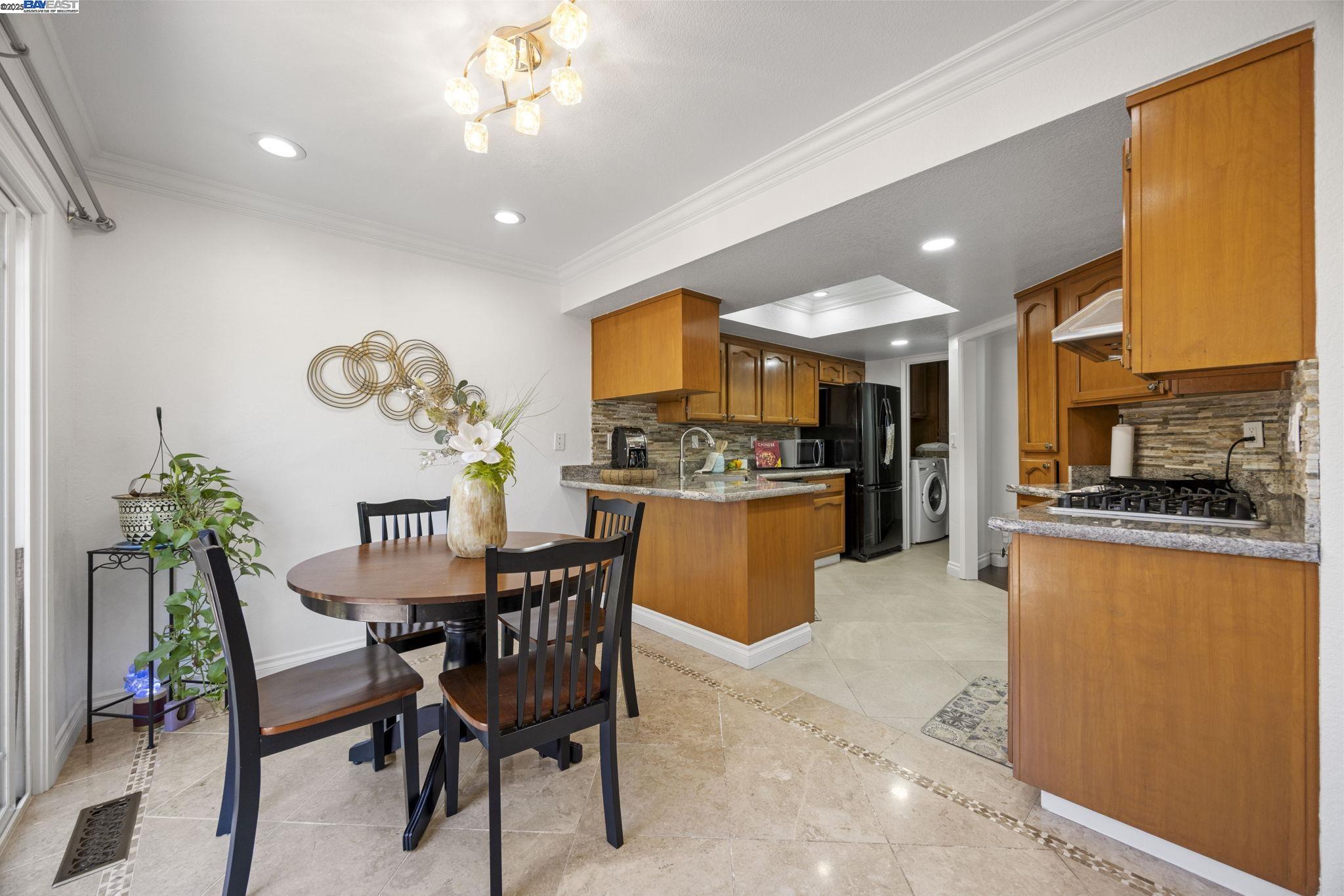 Detail Gallery Image 10 of 32 For 2859 El Capitan Dr, Pleasanton,  CA 94566 - 3 Beds | 2 Baths