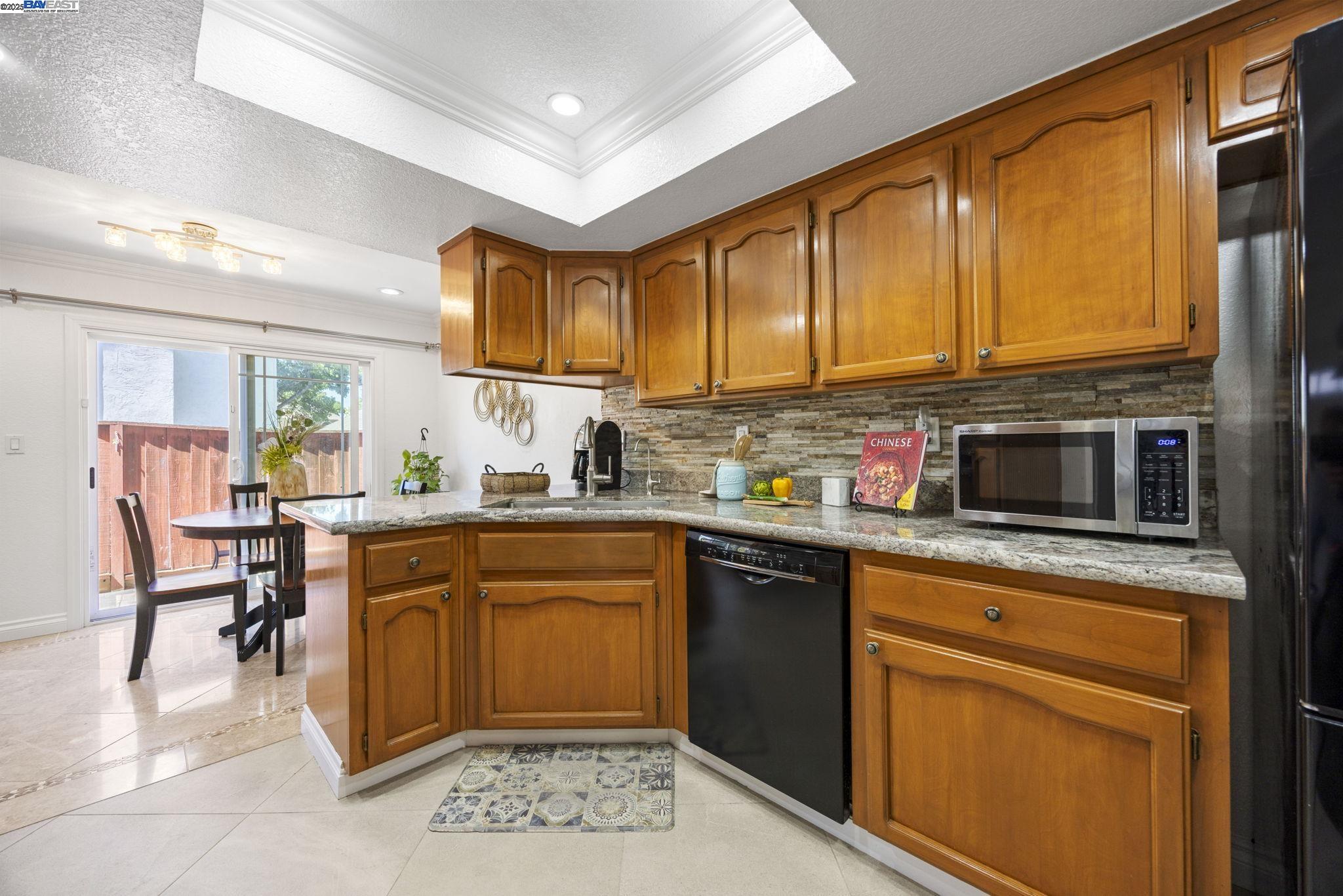 Detail Gallery Image 12 of 32 For 2859 El Capitan Dr, Pleasanton,  CA 94566 - 3 Beds | 2 Baths