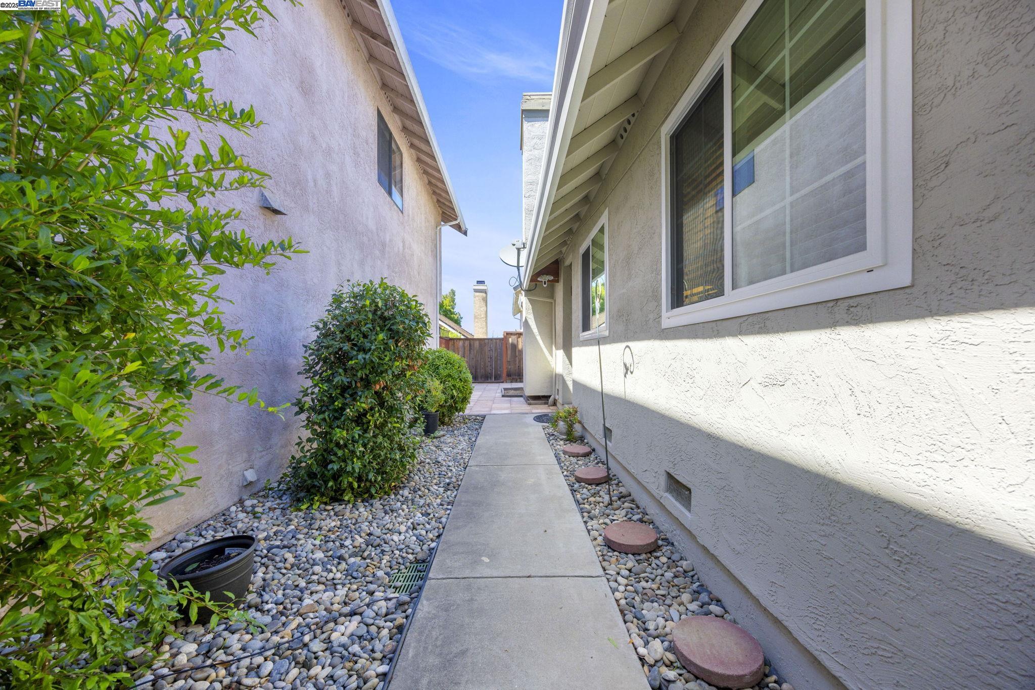 Detail Gallery Image 29 of 32 For 2859 El Capitan Dr, Pleasanton,  CA 94566 - 3 Beds | 2 Baths