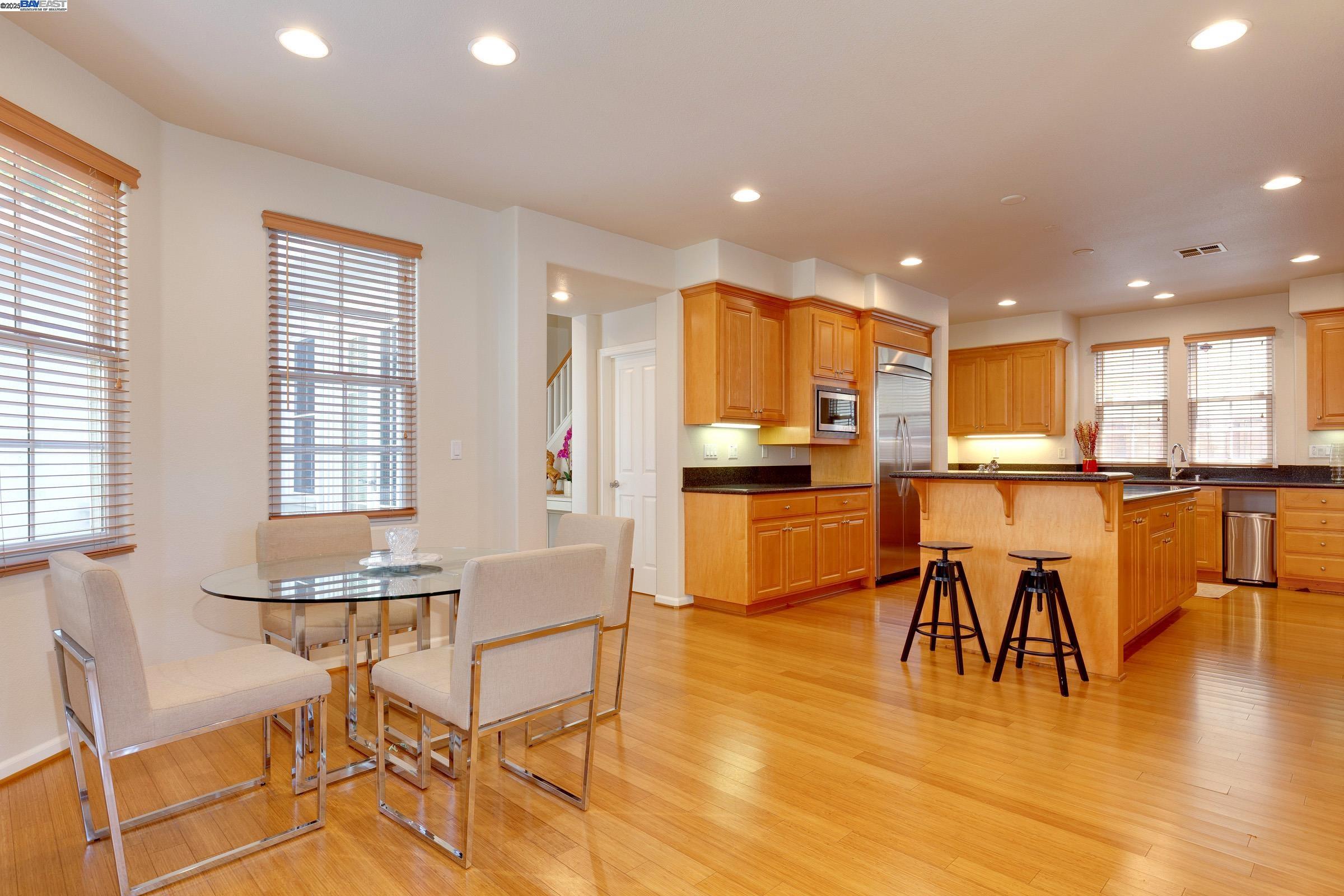 Detail Gallery Image 17 of 33 For 310 Lina Ave, Alameda,  CA 94501 - 4 Beds | 2/1 Baths