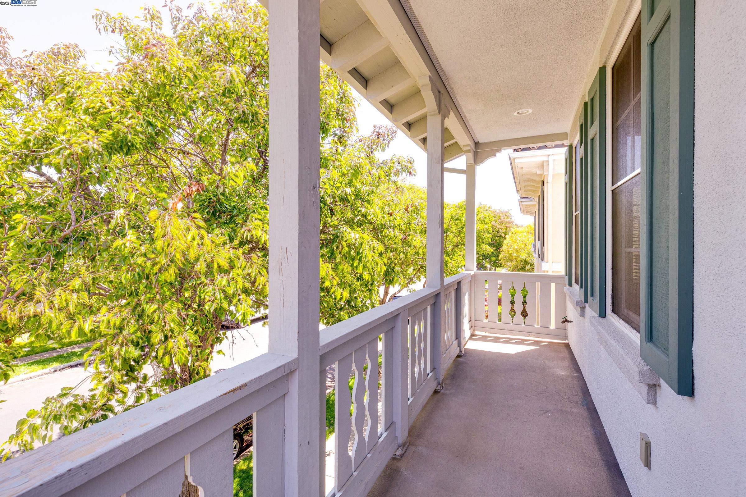 Detail Gallery Image 19 of 33 For 310 Lina Ave, Alameda,  CA 94501 - 4 Beds | 2/1 Baths
