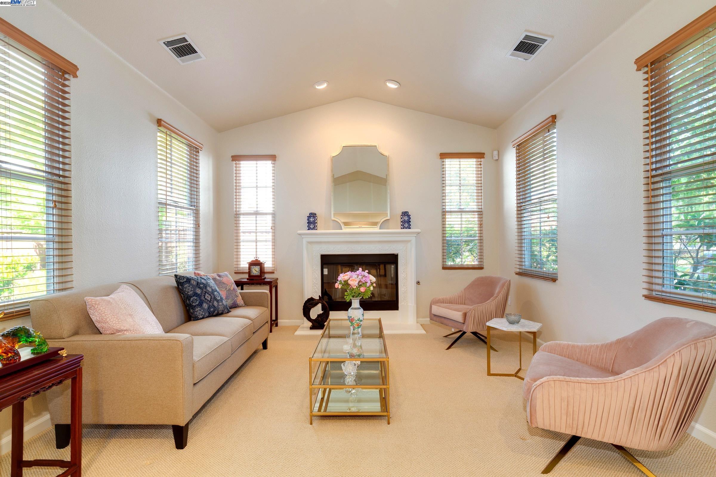 Detail Gallery Image 3 of 33 For 310 Lina Ave, Alameda,  CA 94501 - 4 Beds | 2/1 Baths
