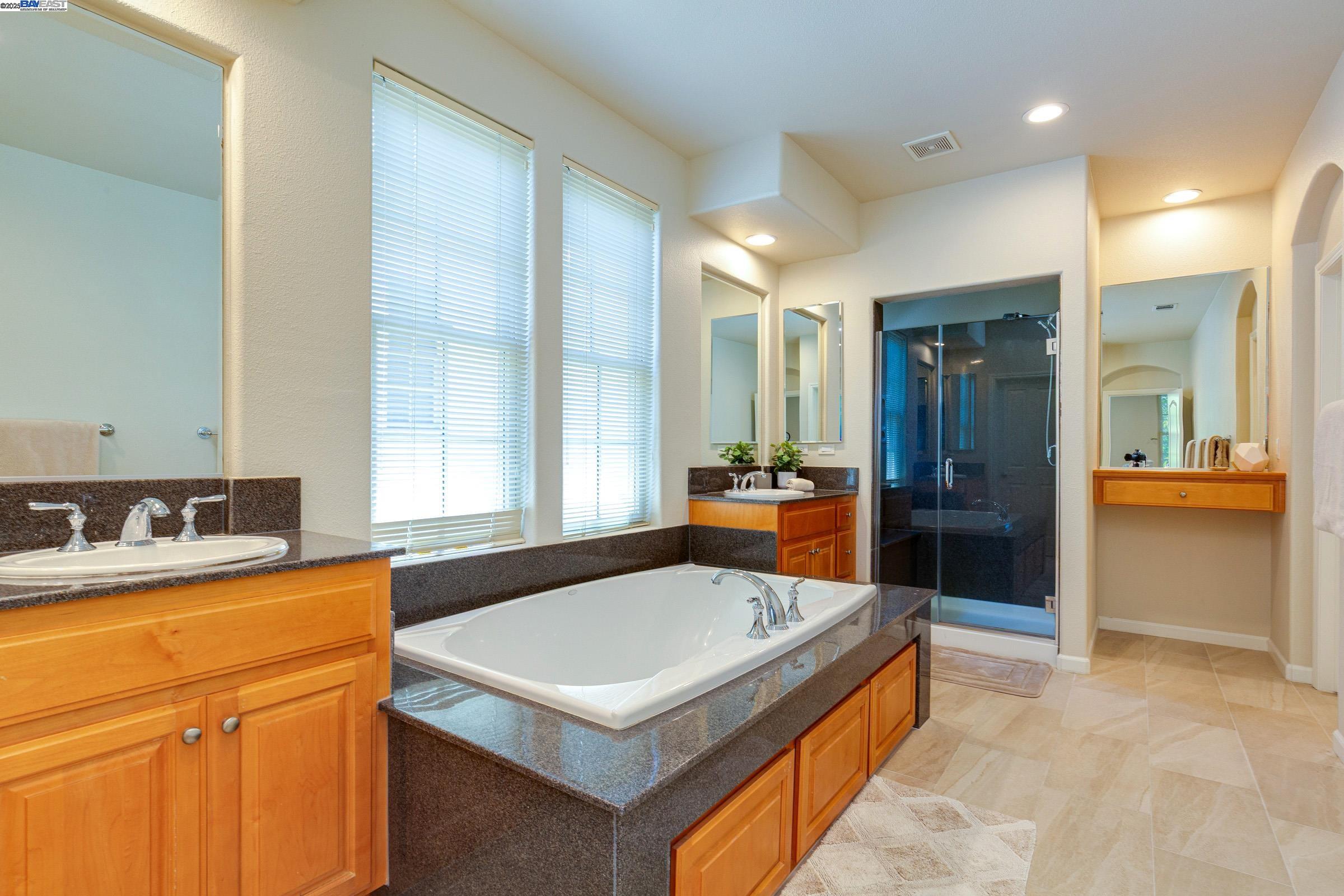 Detail Gallery Image 23 of 33 For 310 Lina Ave, Alameda,  CA 94501 - 4 Beds | 2/1 Baths