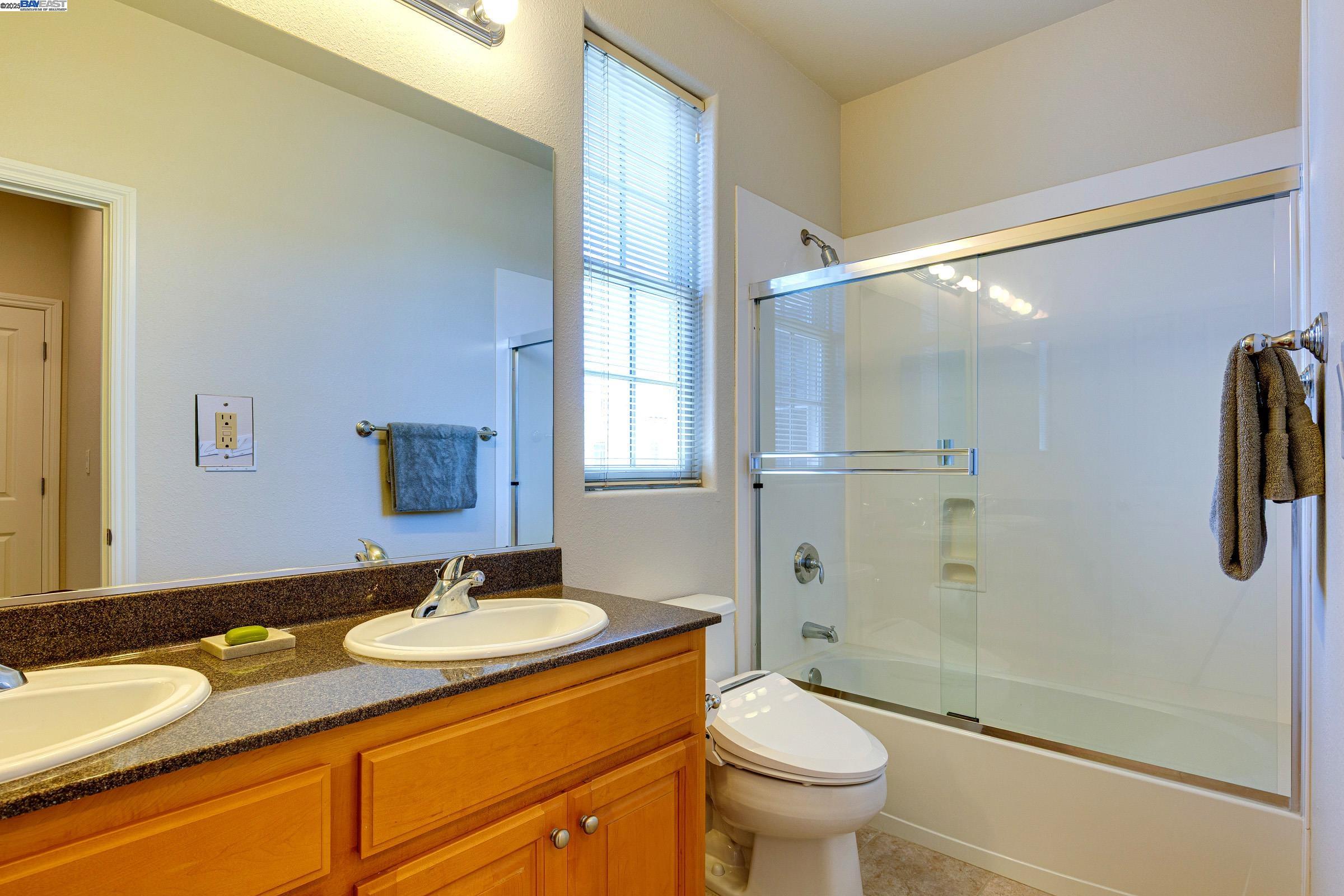 Detail Gallery Image 25 of 33 For 310 Lina Ave, Alameda,  CA 94501 - 4 Beds | 2/1 Baths