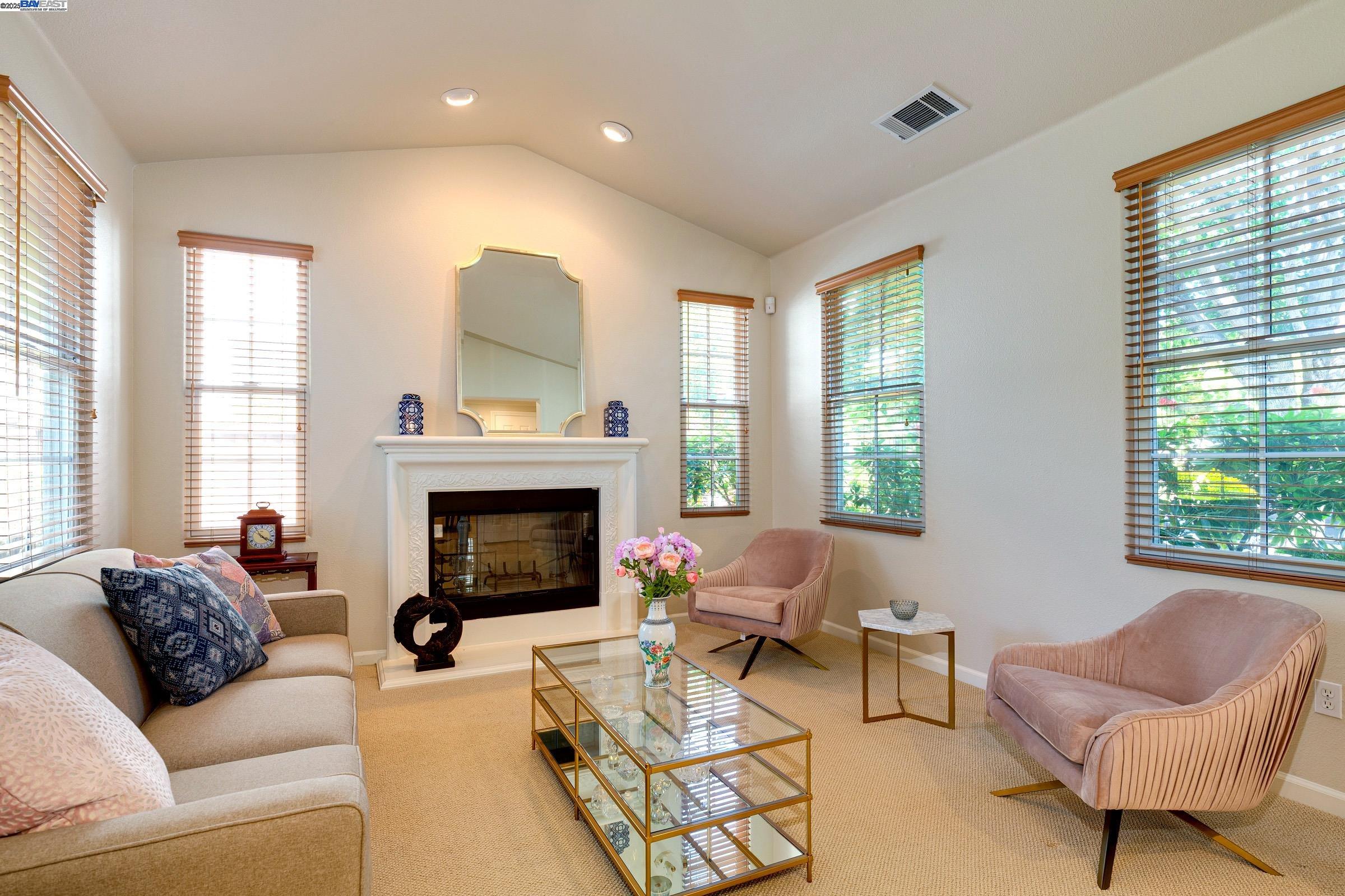 Detail Gallery Image 4 of 33 For 310 Lina Ave, Alameda,  CA 94501 - 4 Beds | 2/1 Baths