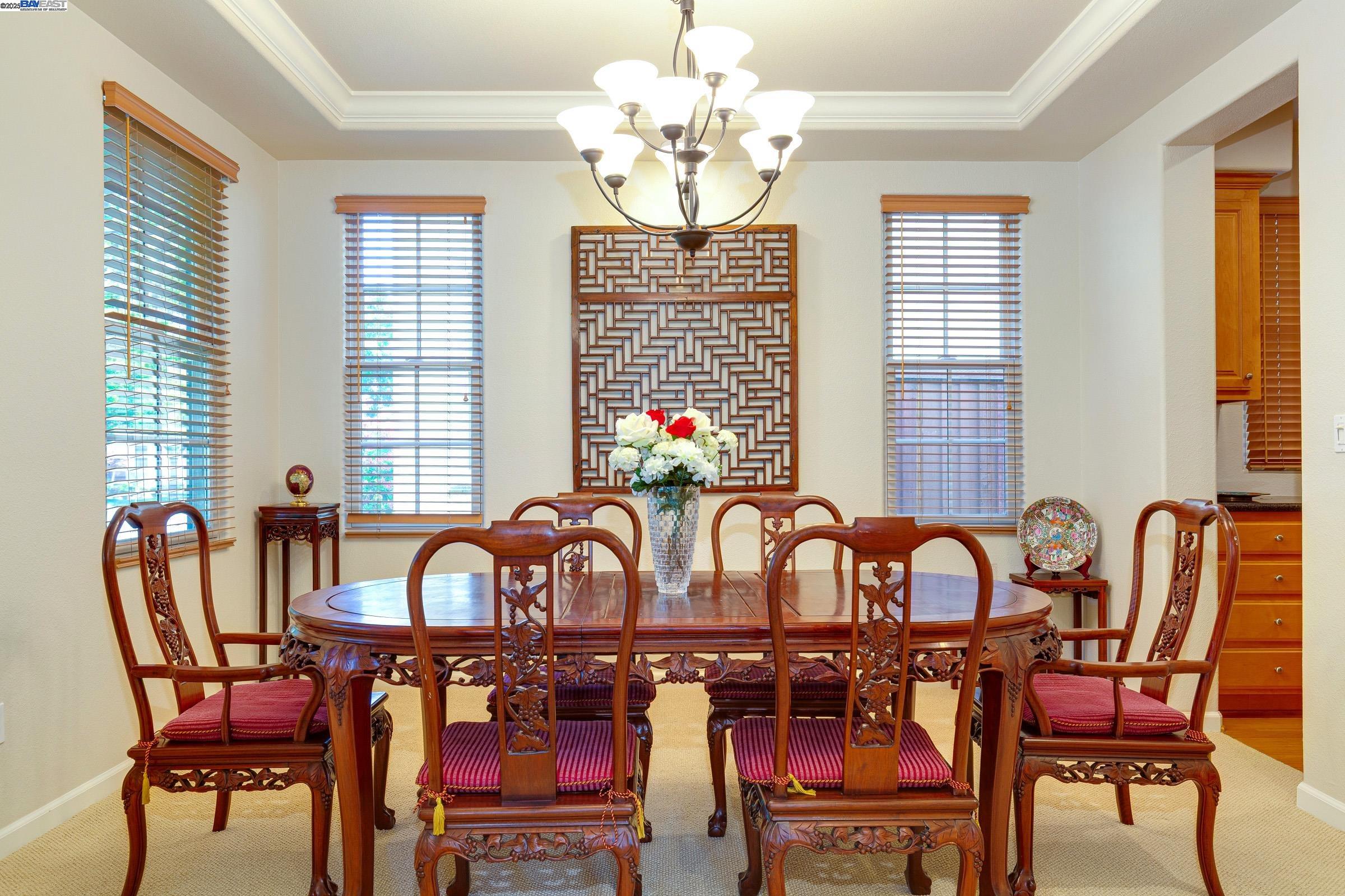 Detail Gallery Image 6 of 33 For 310 Lina Ave, Alameda,  CA 94501 - 4 Beds | 2/1 Baths