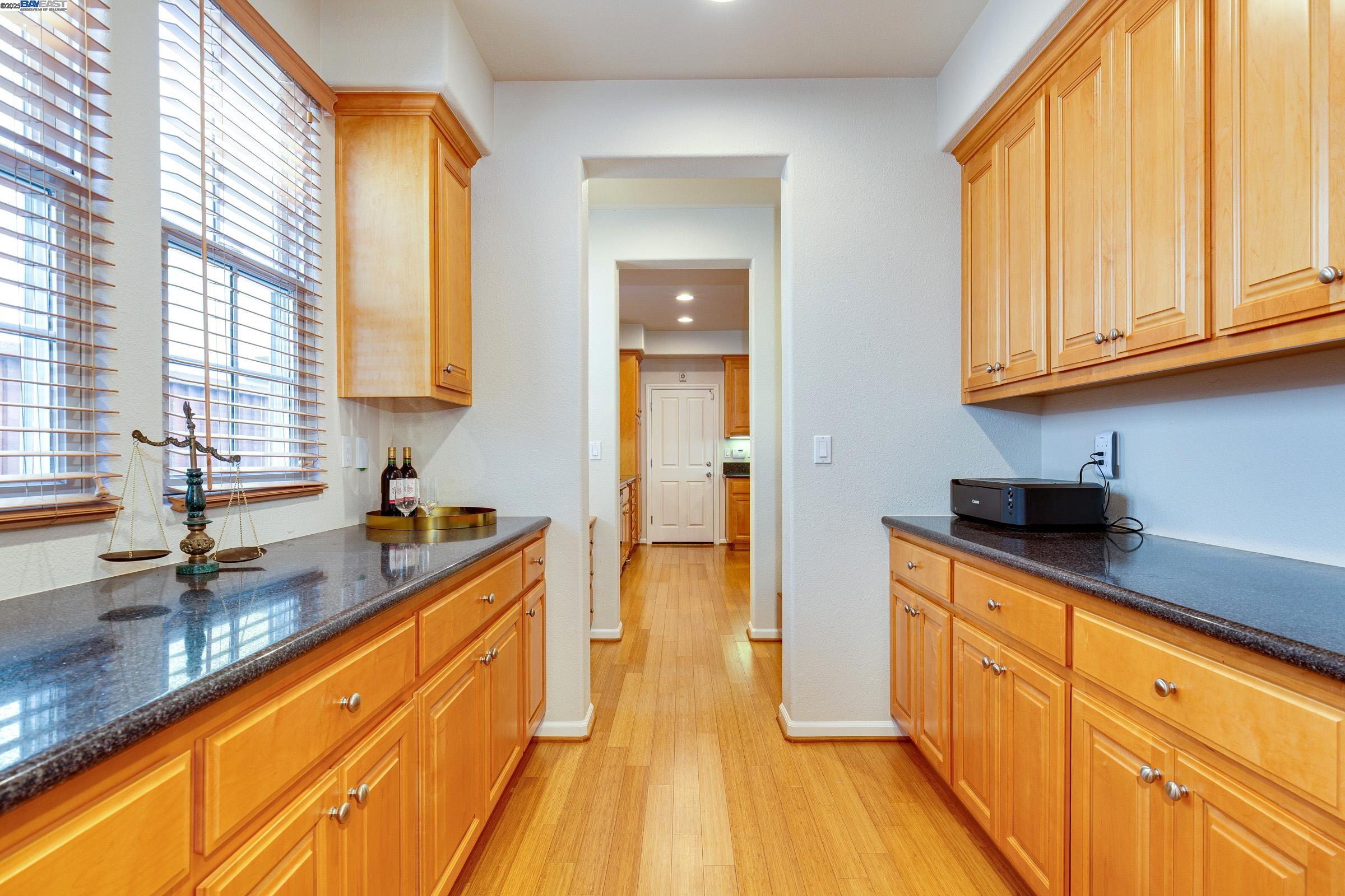 Detail Gallery Image 10 of 33 For 310 Lina Ave, Alameda,  CA 94501 - 4 Beds | 2/1 Baths