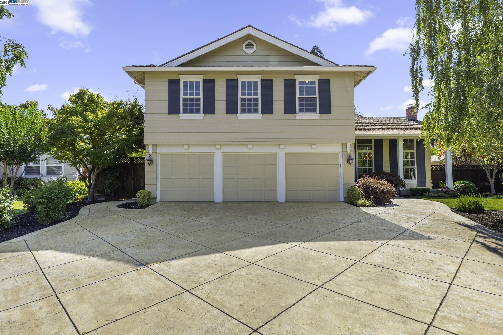 Detail Gallery Image 1 of 1 For 611 Lomond Cir, San Ramon,  CA 94583 - 4 Beds | 3 Baths