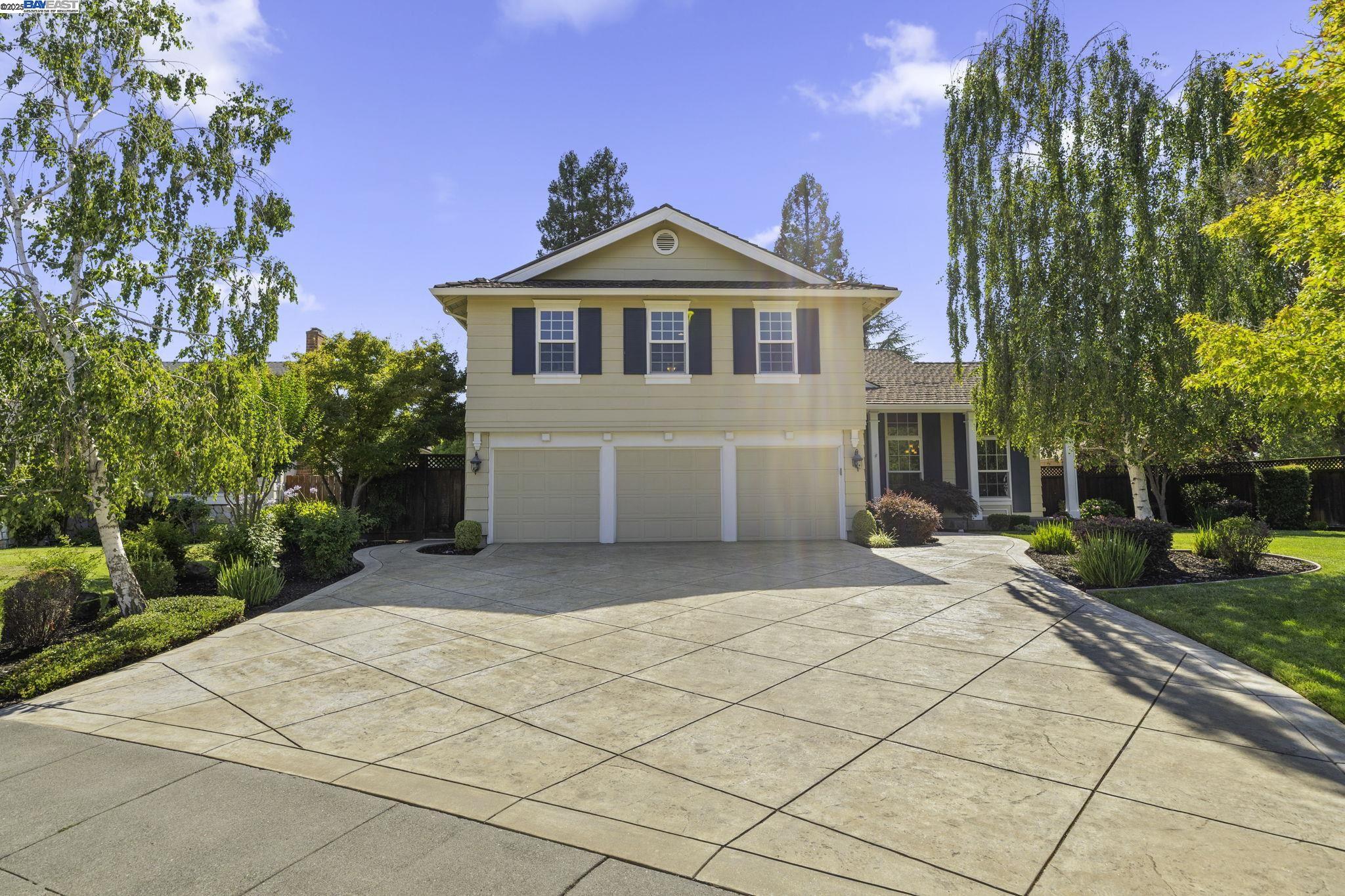 Detail Gallery Image 2 of 60 For 611 Lomond Cir, San Ramon,  CA 94583 - 4 Beds | 3 Baths