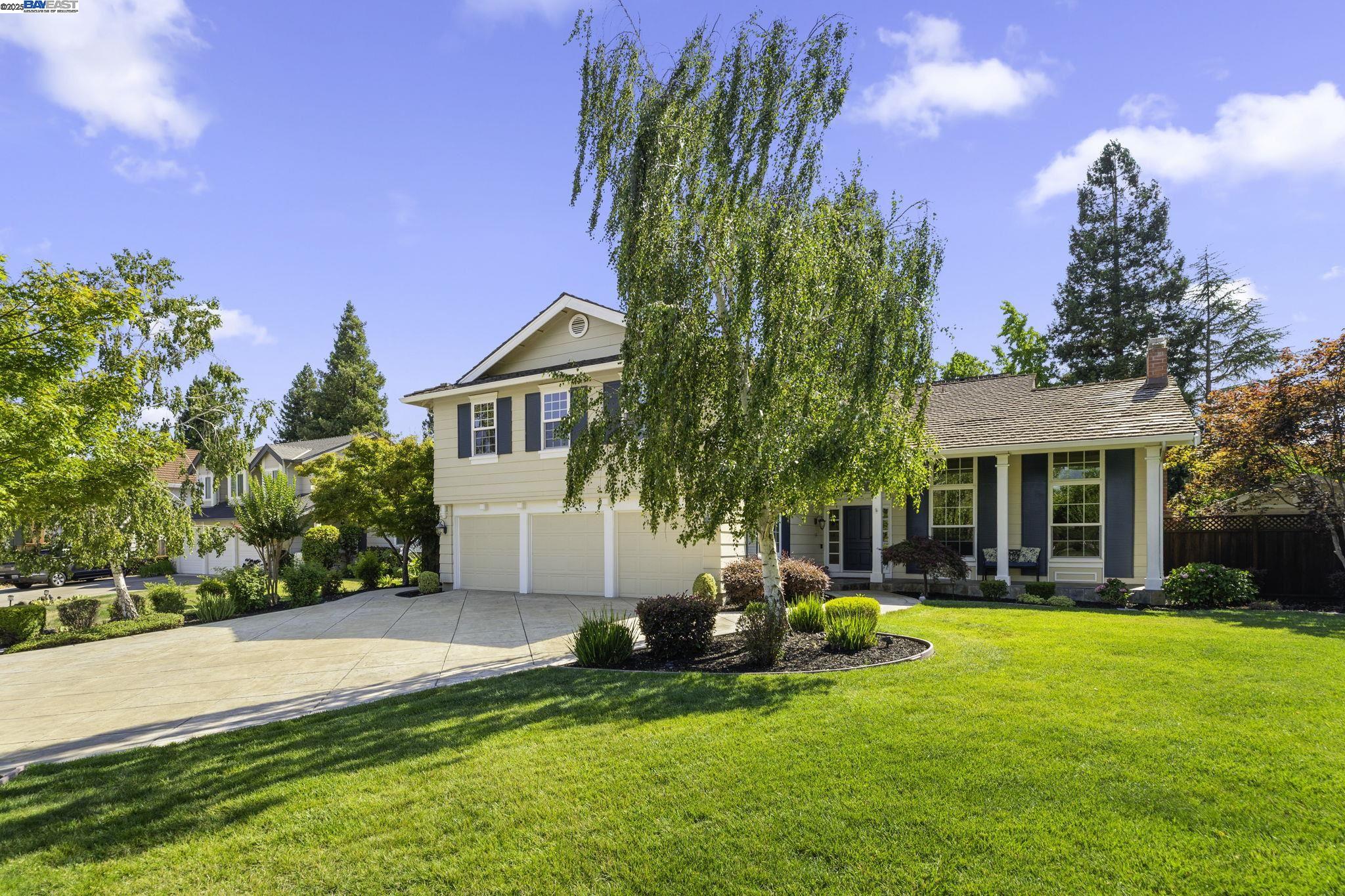 Detail Gallery Image 3 of 60 For 611 Lomond Cir, San Ramon,  CA 94583 - 4 Beds | 3 Baths