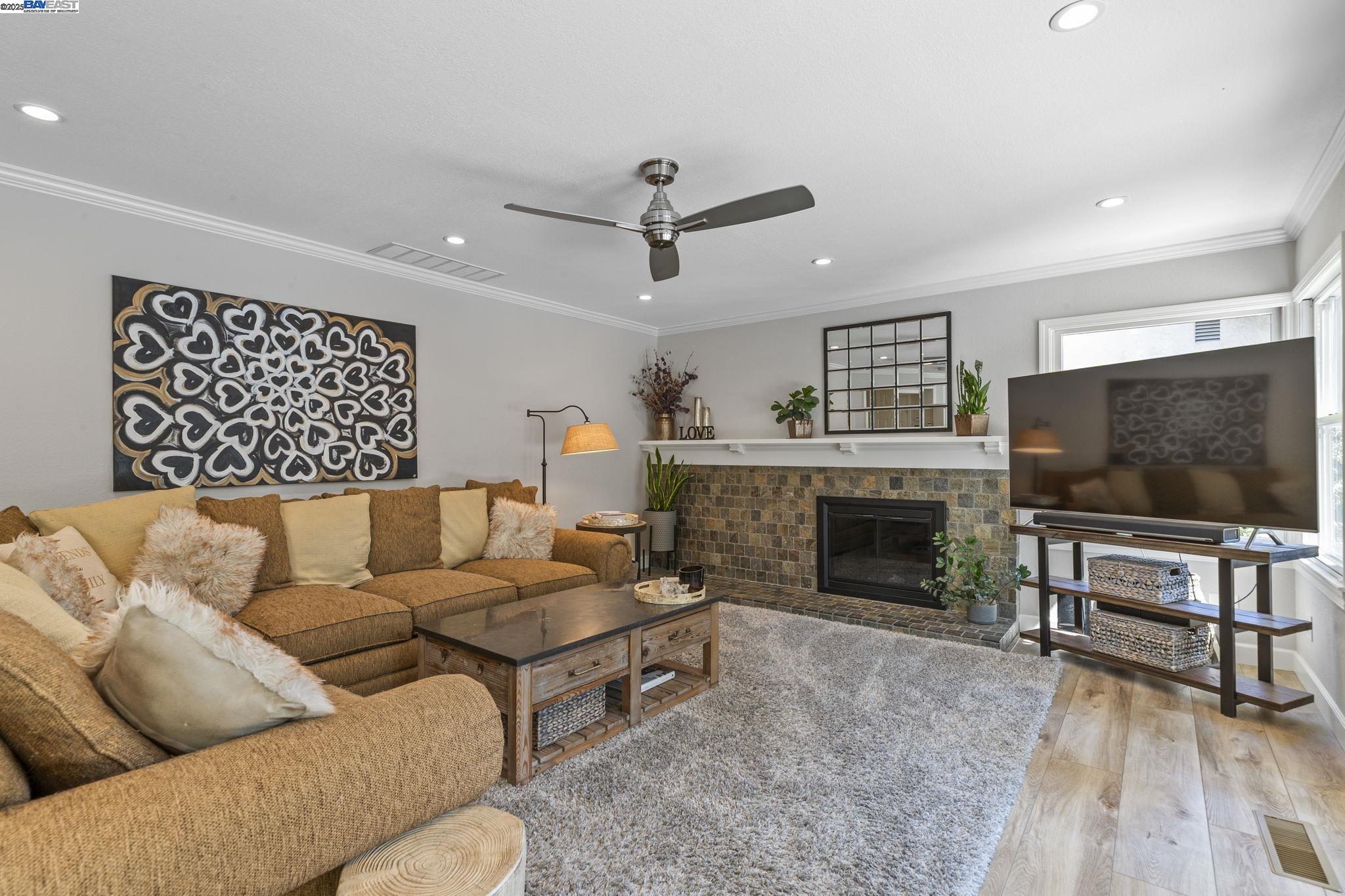 Detail Gallery Image 22 of 60 For 611 Lomond Cir, San Ramon,  CA 94583 - 4 Beds | 3 Baths