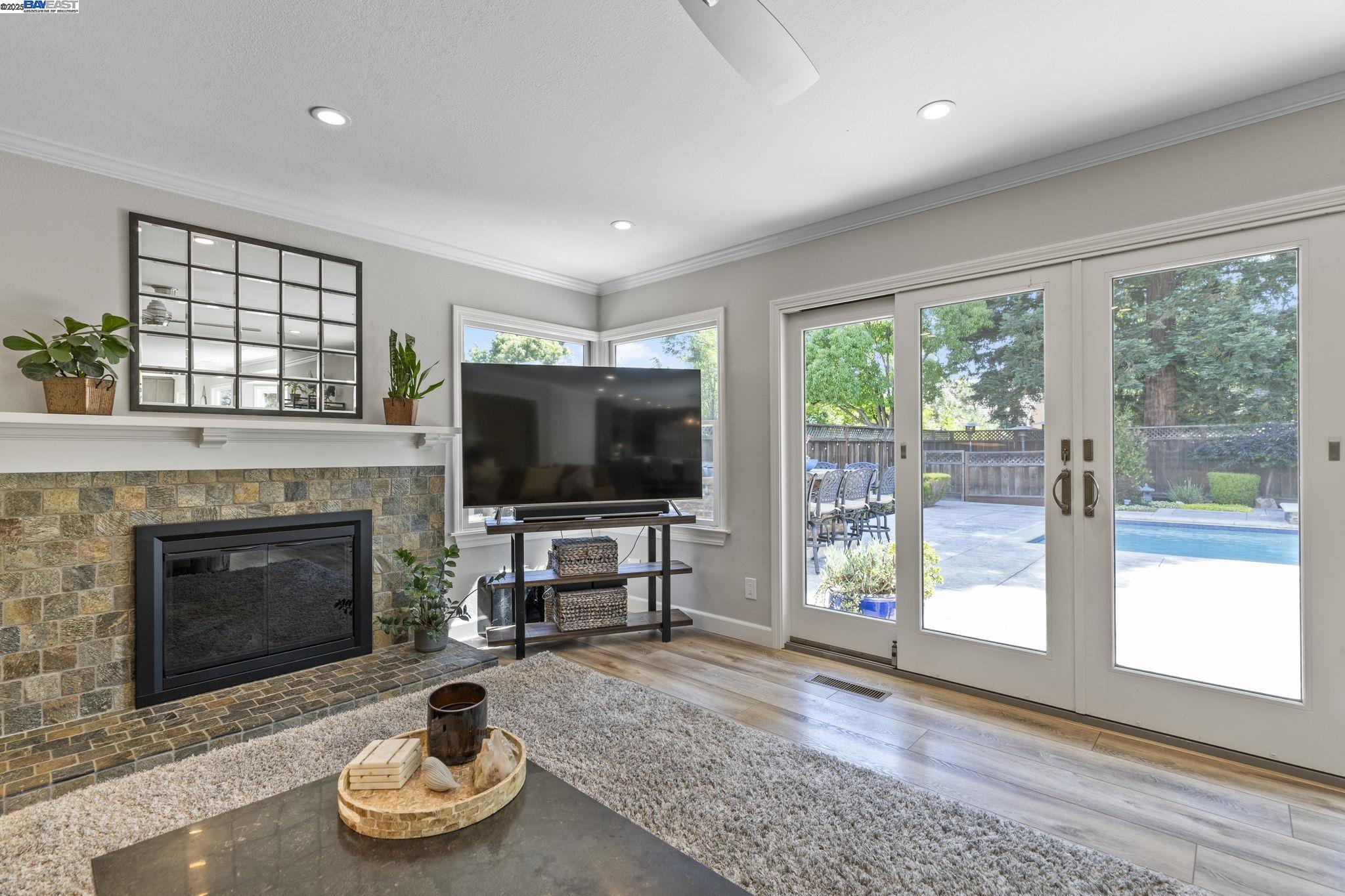 Detail Gallery Image 24 of 60 For 611 Lomond Cir, San Ramon,  CA 94583 - 4 Beds | 3 Baths