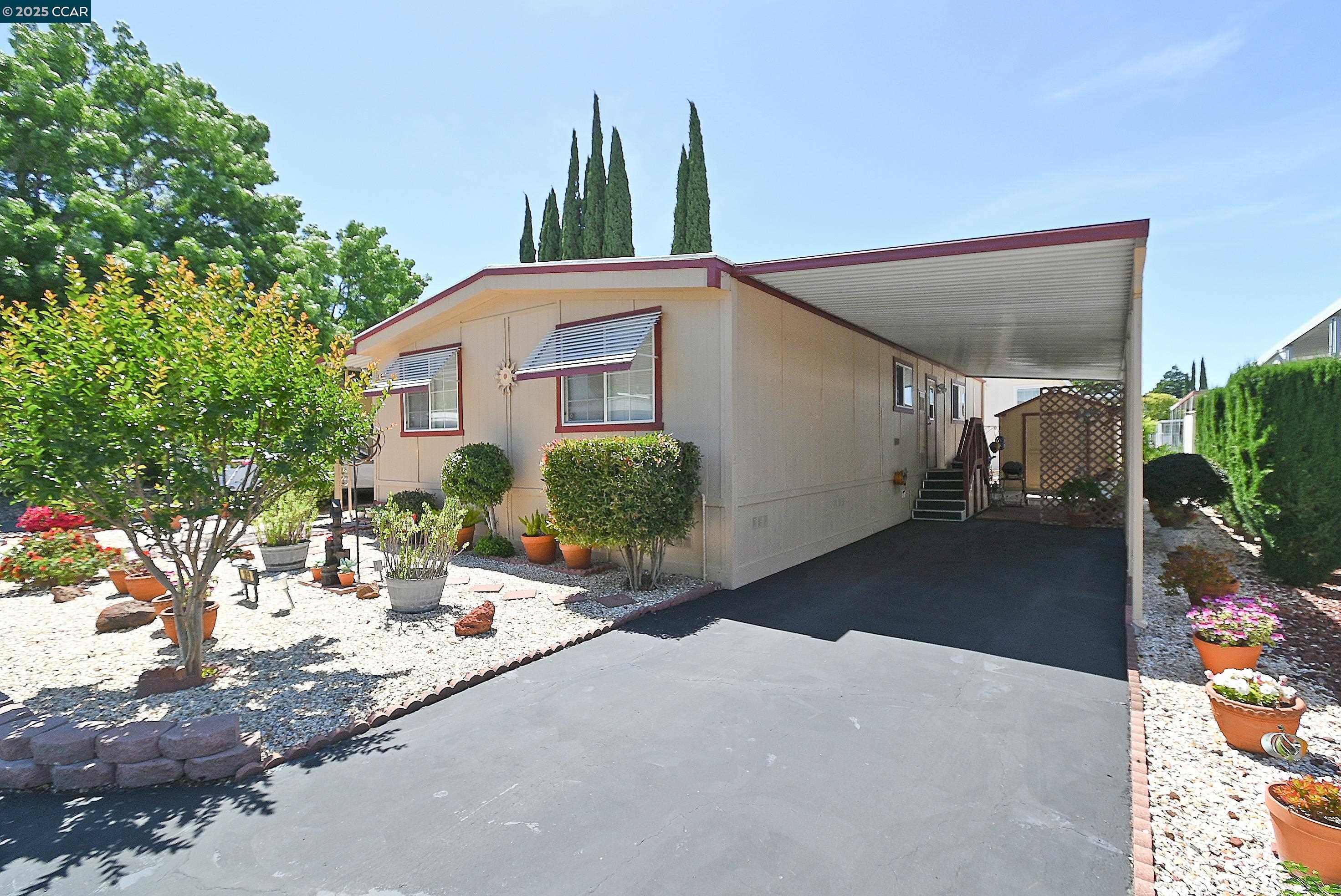Detail Gallery Image 2 of 43 For 109 Reef Dr #109,  Pittsburg,  CA 94565 - 2 Beds | 2 Baths