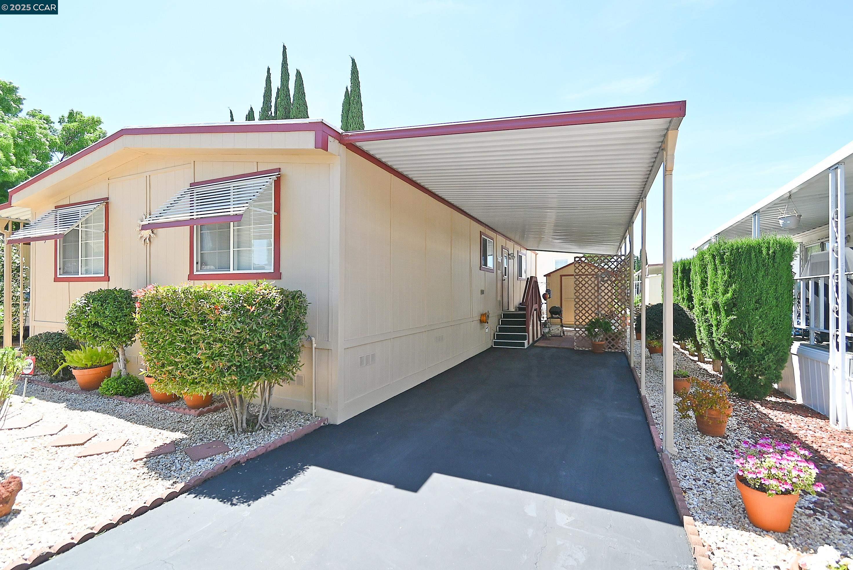Detail Gallery Image 3 of 43 For 109 Reef Dr #109,  Pittsburg,  CA 94565 - 2 Beds | 2 Baths
