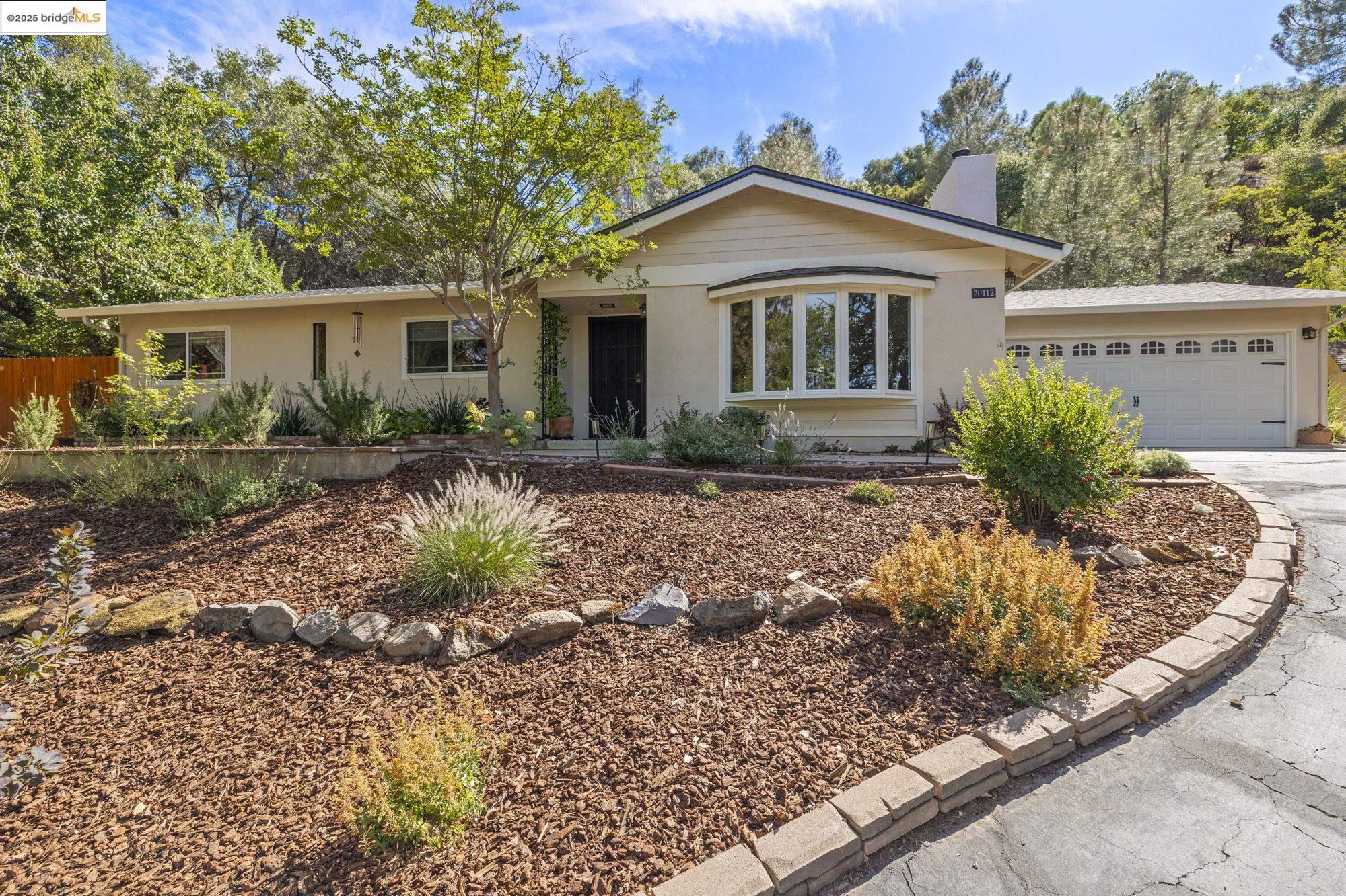 Detail Gallery Image 1 of 34 For 20112 Shawnee Dr, Sonora,  CA 95370 - 3 Beds | 2 Baths