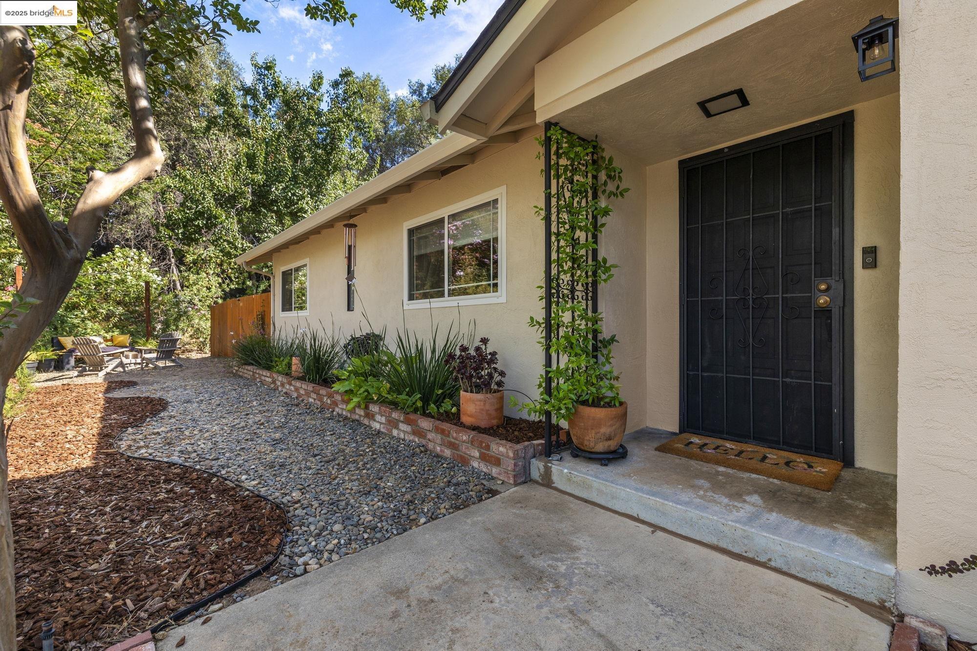 Detail Gallery Image 2 of 34 For 20112 Shawnee Dr, Sonora,  CA 95370 - 3 Beds | 2 Baths