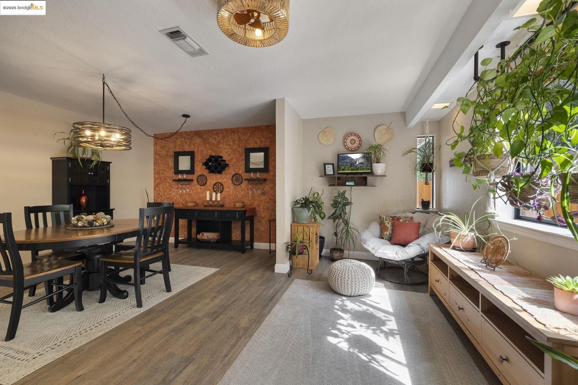 Detail Gallery Image 12 of 34 For 20112 Shawnee Dr, Sonora,  CA 95370 - 3 Beds | 2 Baths