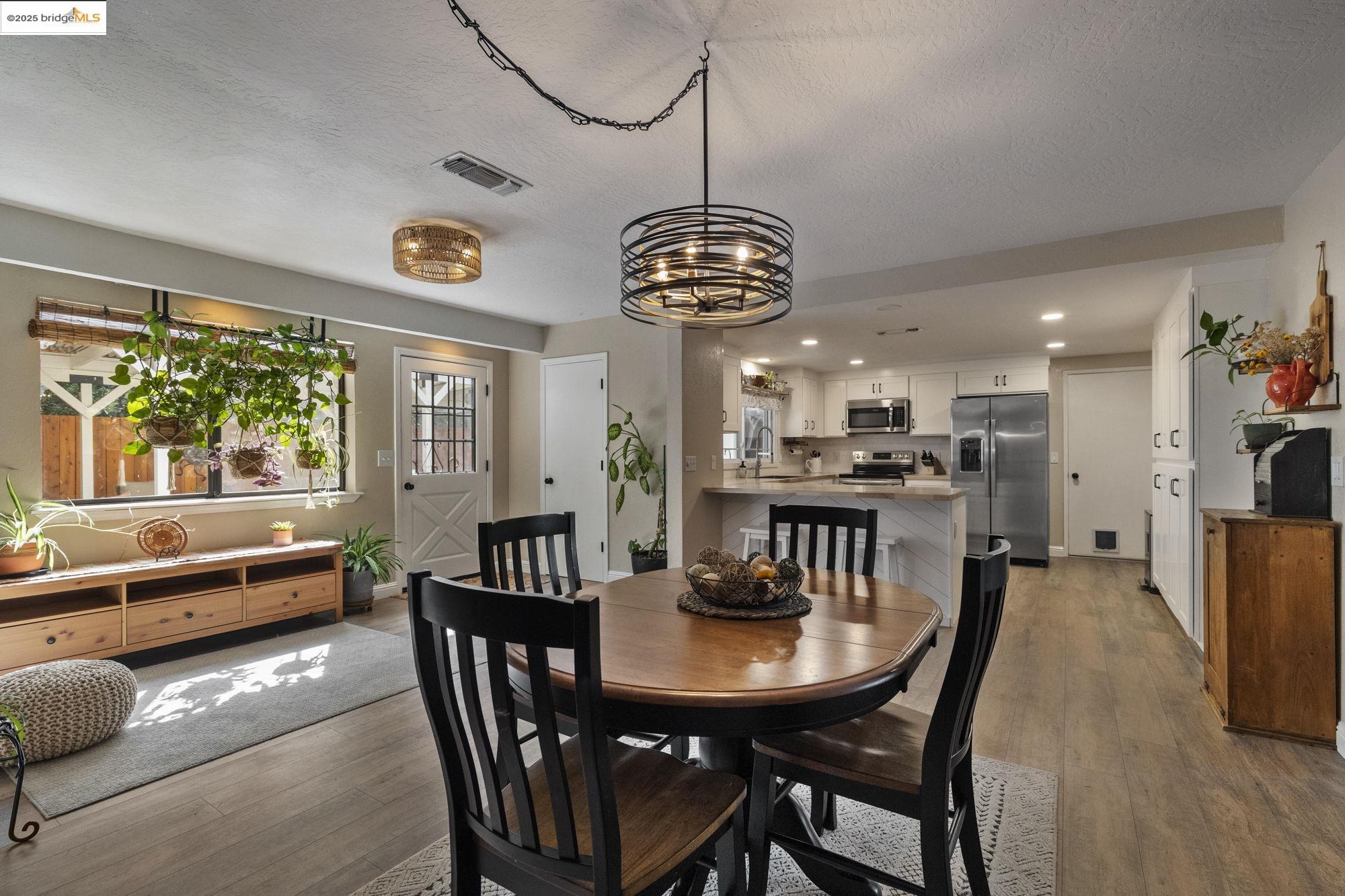 Detail Gallery Image 14 of 34 For 20112 Shawnee Dr, Sonora,  CA 95370 - 3 Beds | 2 Baths