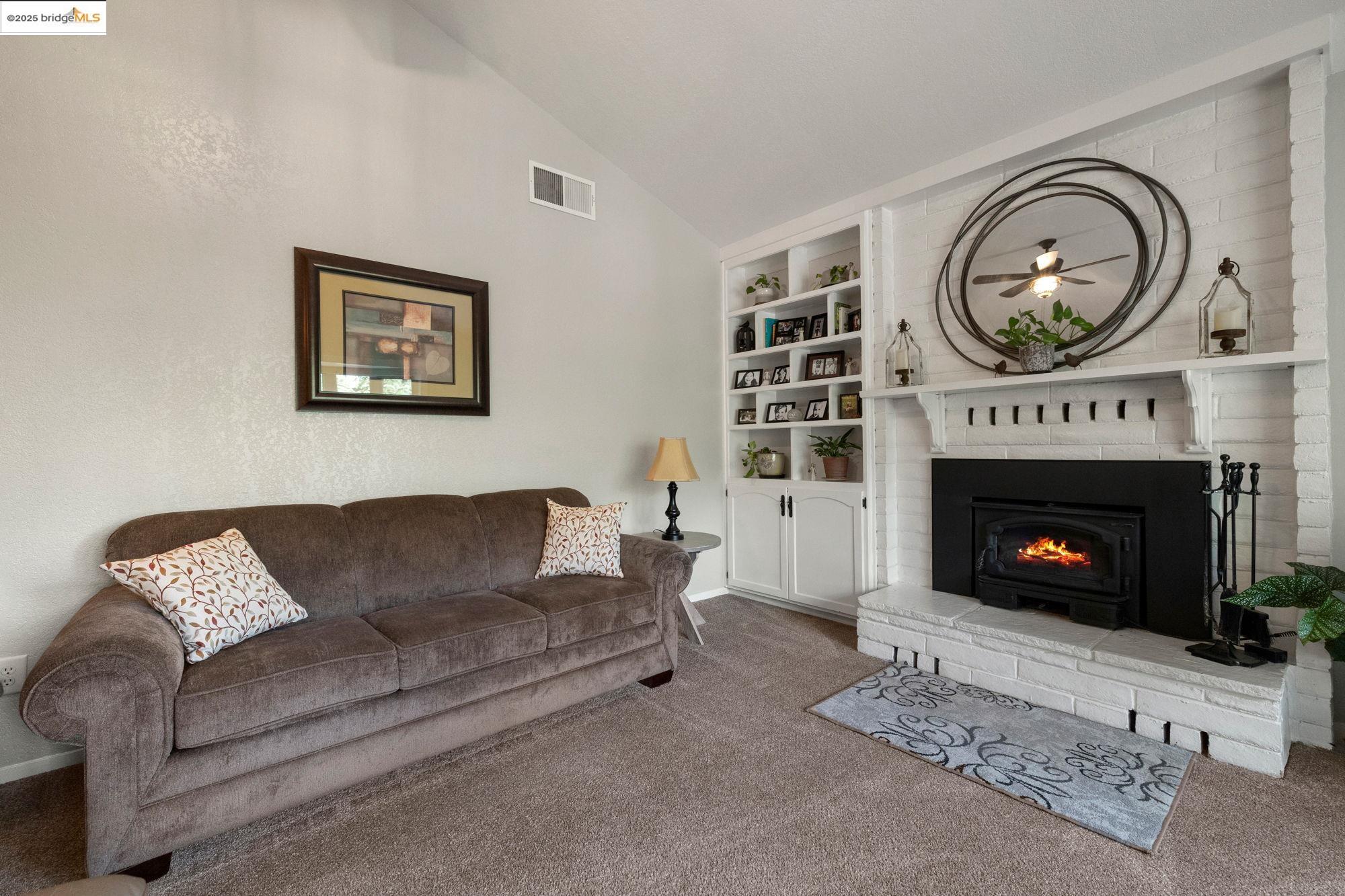 Detail Gallery Image 7 of 34 For 20112 Shawnee Dr, Sonora,  CA 95370 - 3 Beds | 2 Baths