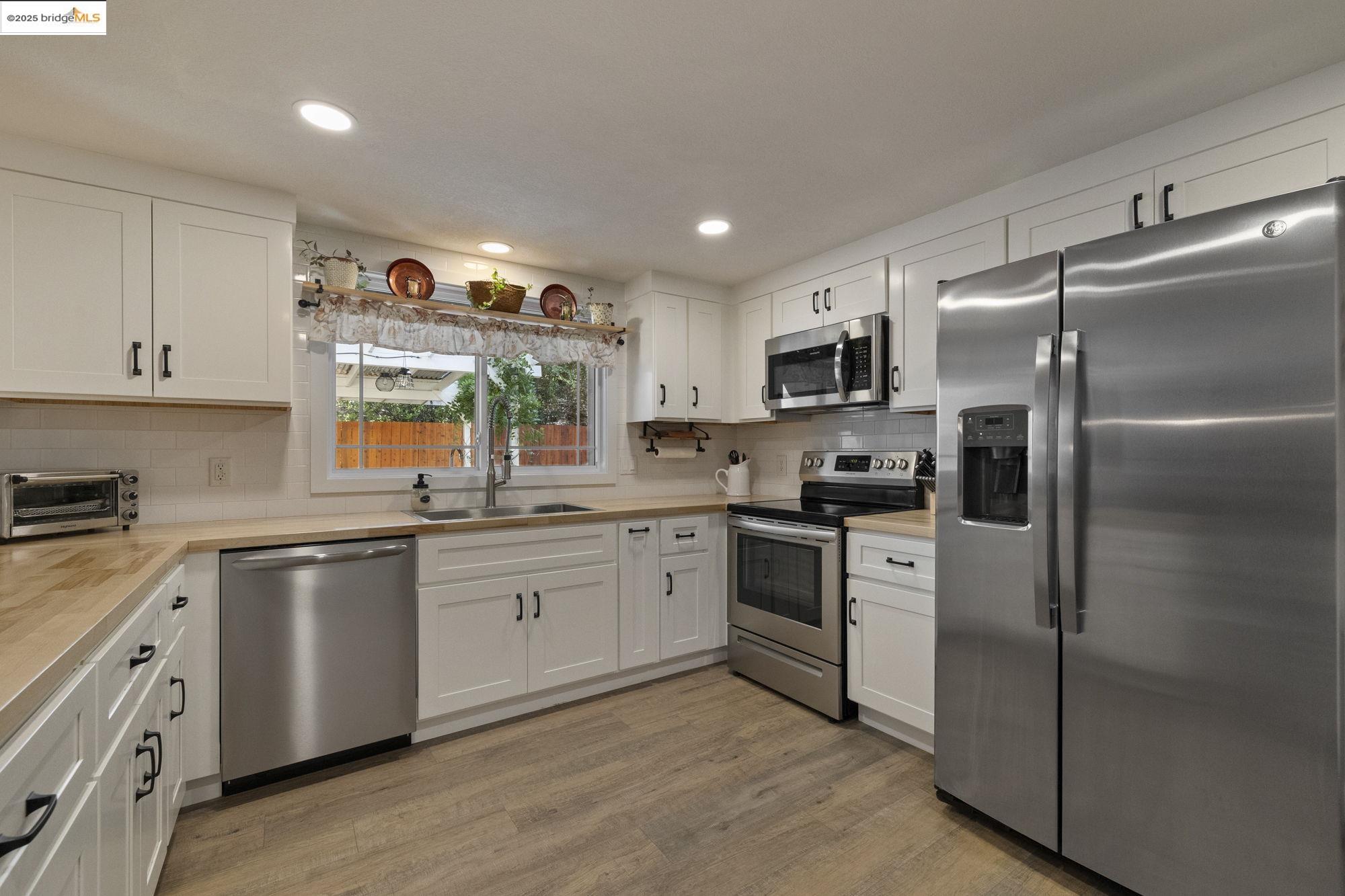 Detail Gallery Image 9 of 34 For 20112 Shawnee Dr, Sonora,  CA 95370 - 3 Beds | 2 Baths
