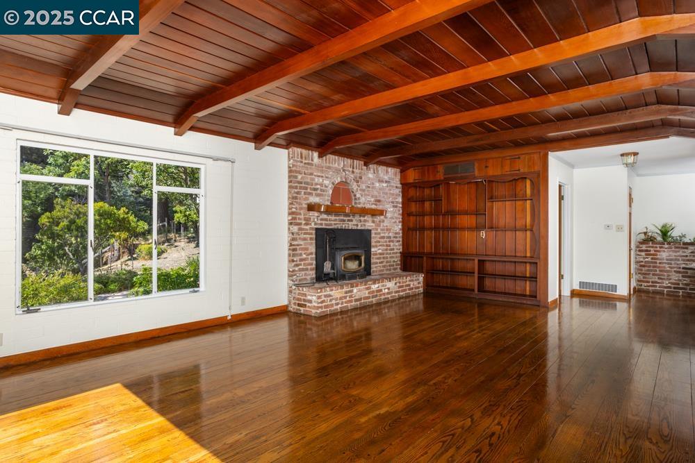 Detail Gallery Image 11 of 29 For 1133 N Thompson Rd, Lafayette,  CA 94549 - 3 Beds | 2 Baths